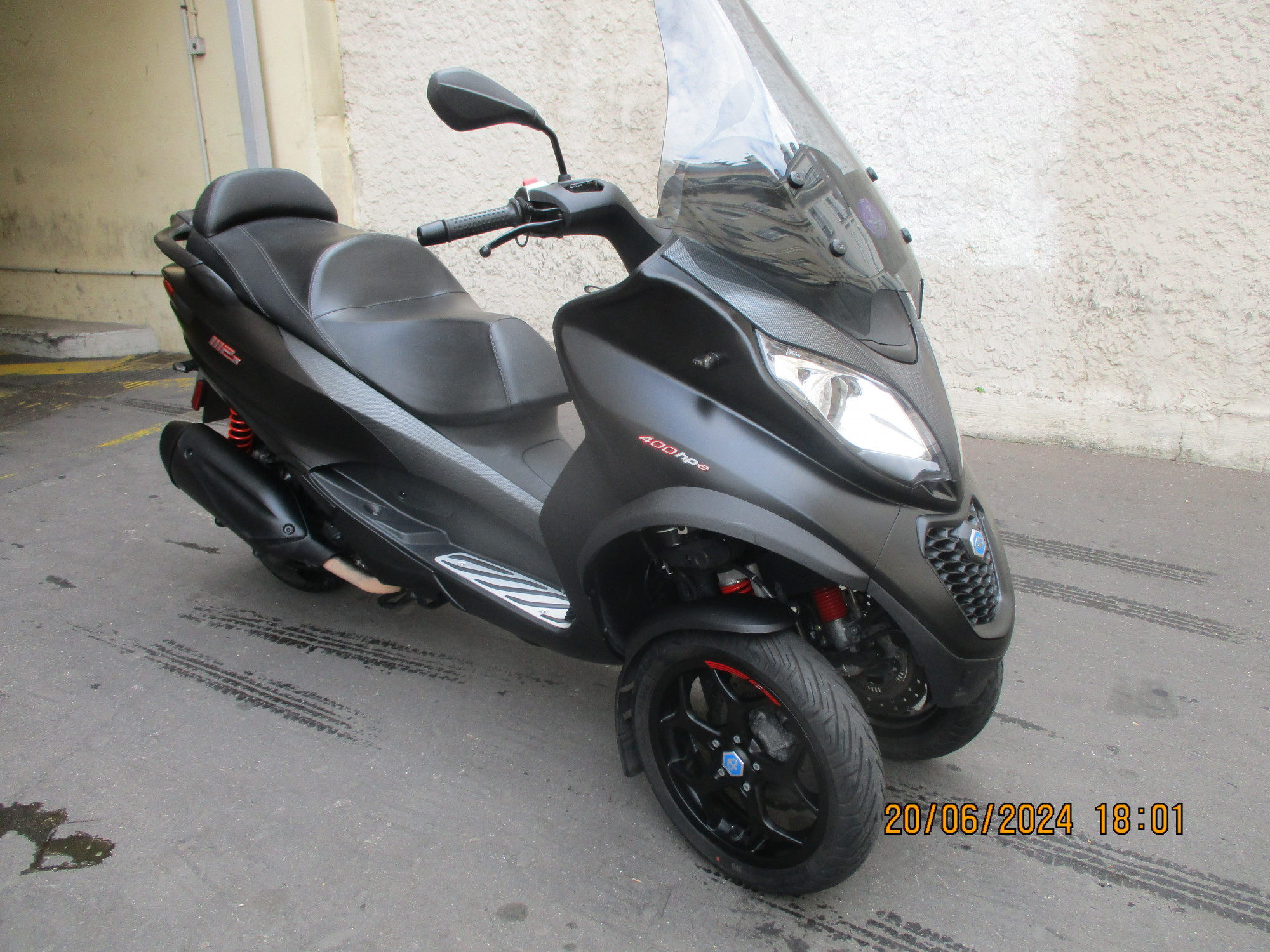 photo de PIAGGIO MP3 400 HPE ABS ASR 400 occasion de couleur  en vente   Paris 17