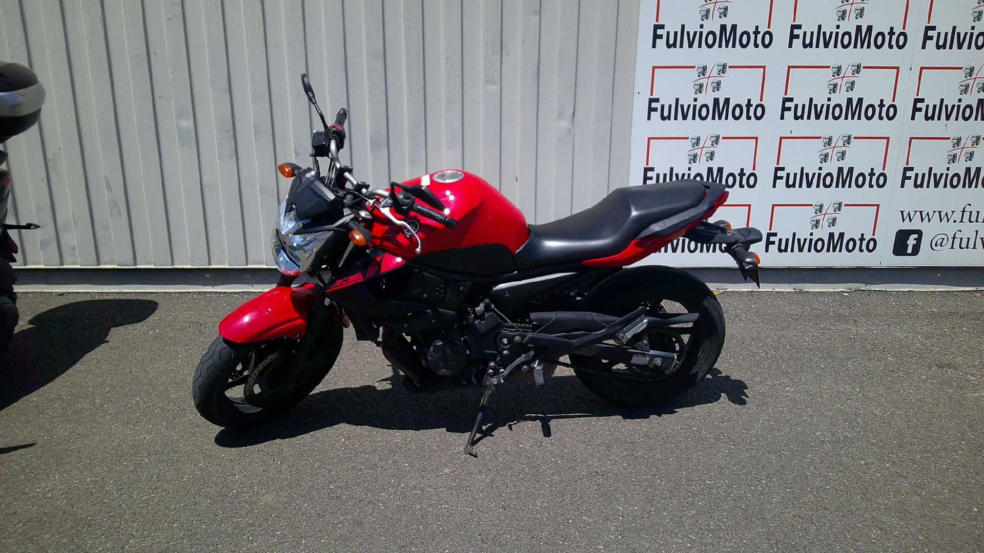 photo de YAMAHA XJ6-N 600 occasion de couleur  en vente à Arles n°3