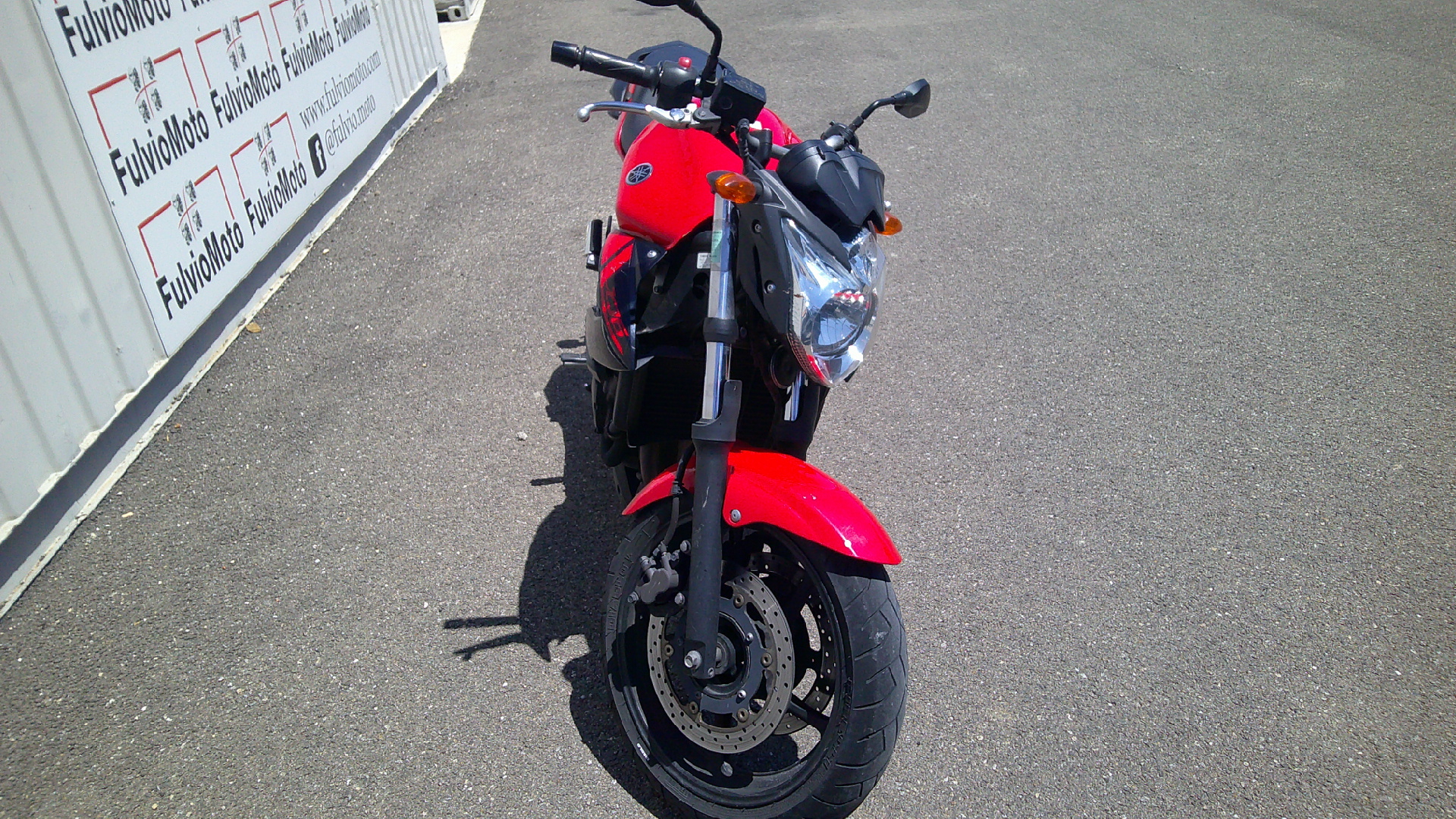 photo de YAMAHA XJ6-N 600 occasion de couleur  en vente à Arles n°2