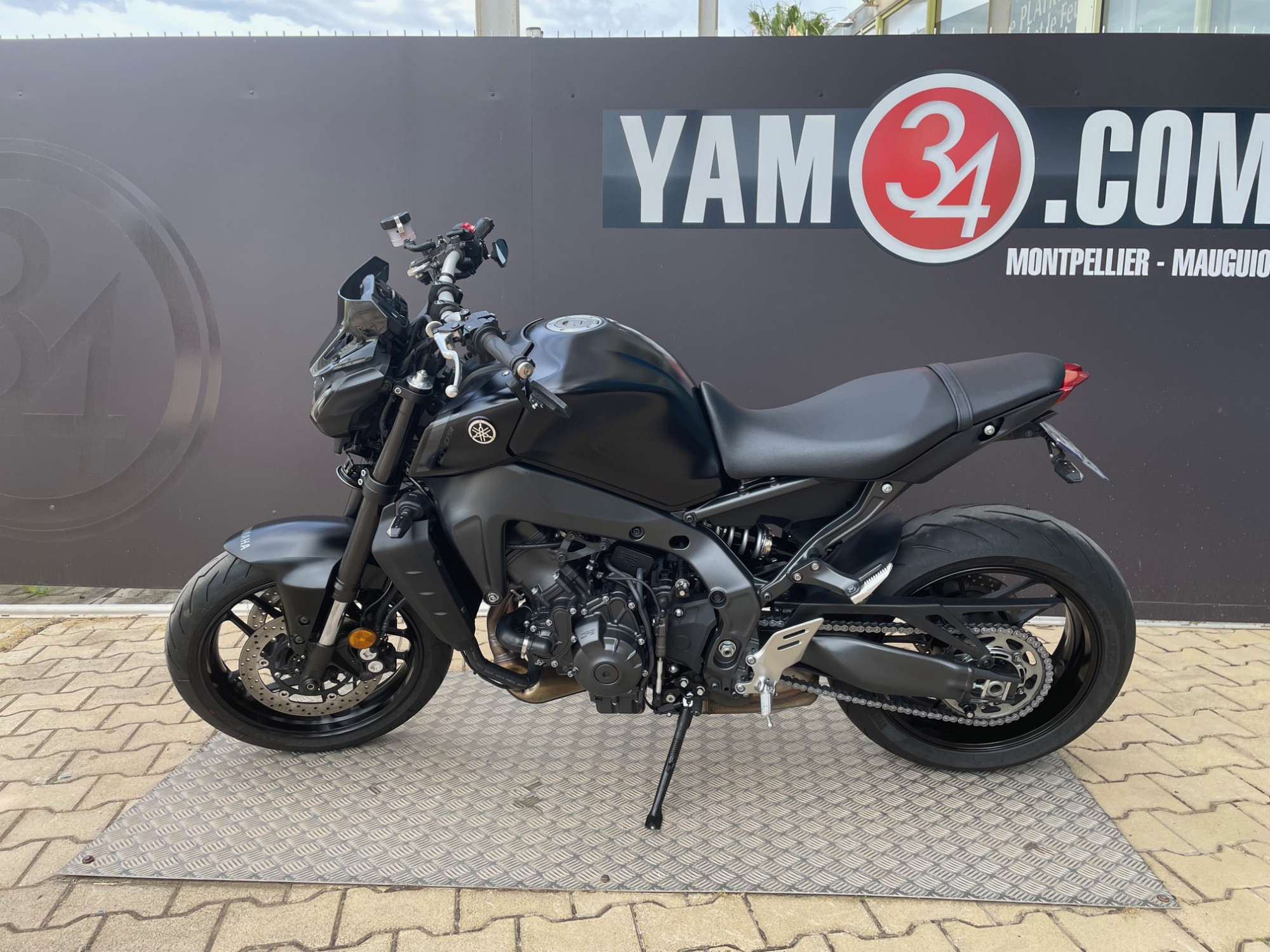 photo de YAMAHA MT-09 850 occasion de couleur  en vente à Mauguio n°2