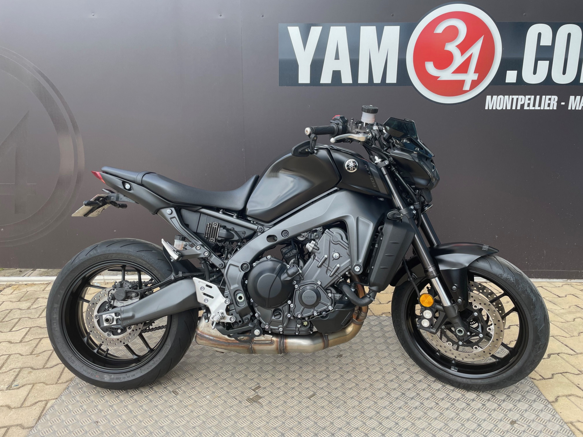 photo de YAMAHA MT-09 850 occasion de couleur  en vente à Mauguio n°3