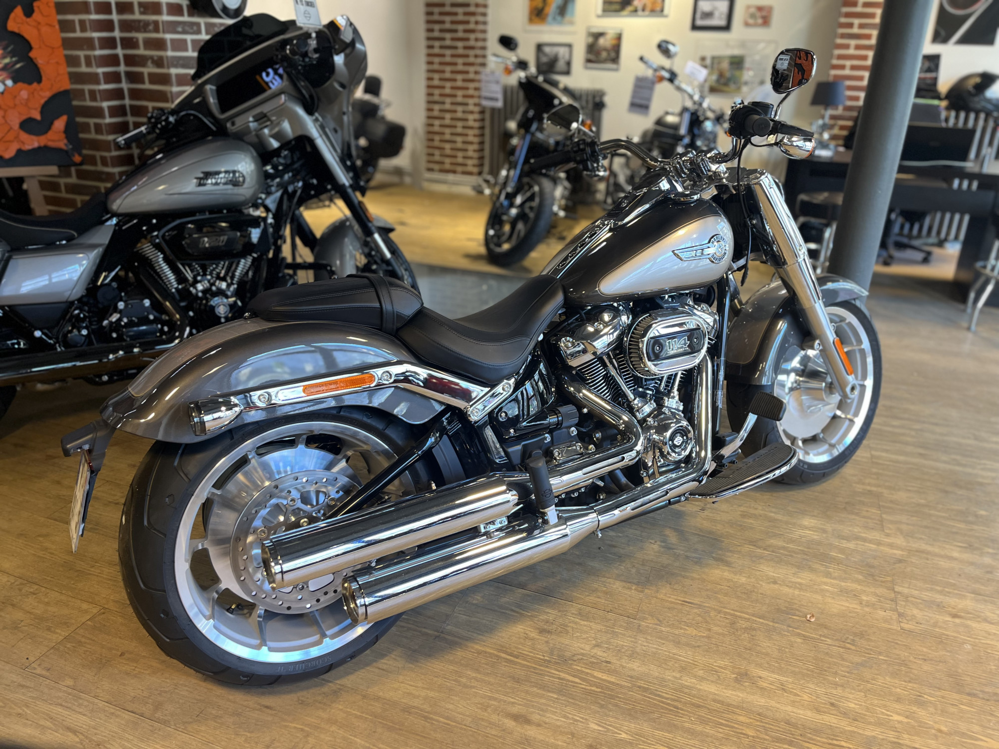 photo de HARLEY DAVIDSON SOFTAIL FAT BOY 1868 1868 occasion de couleur  en vente à Paris 03 n°3