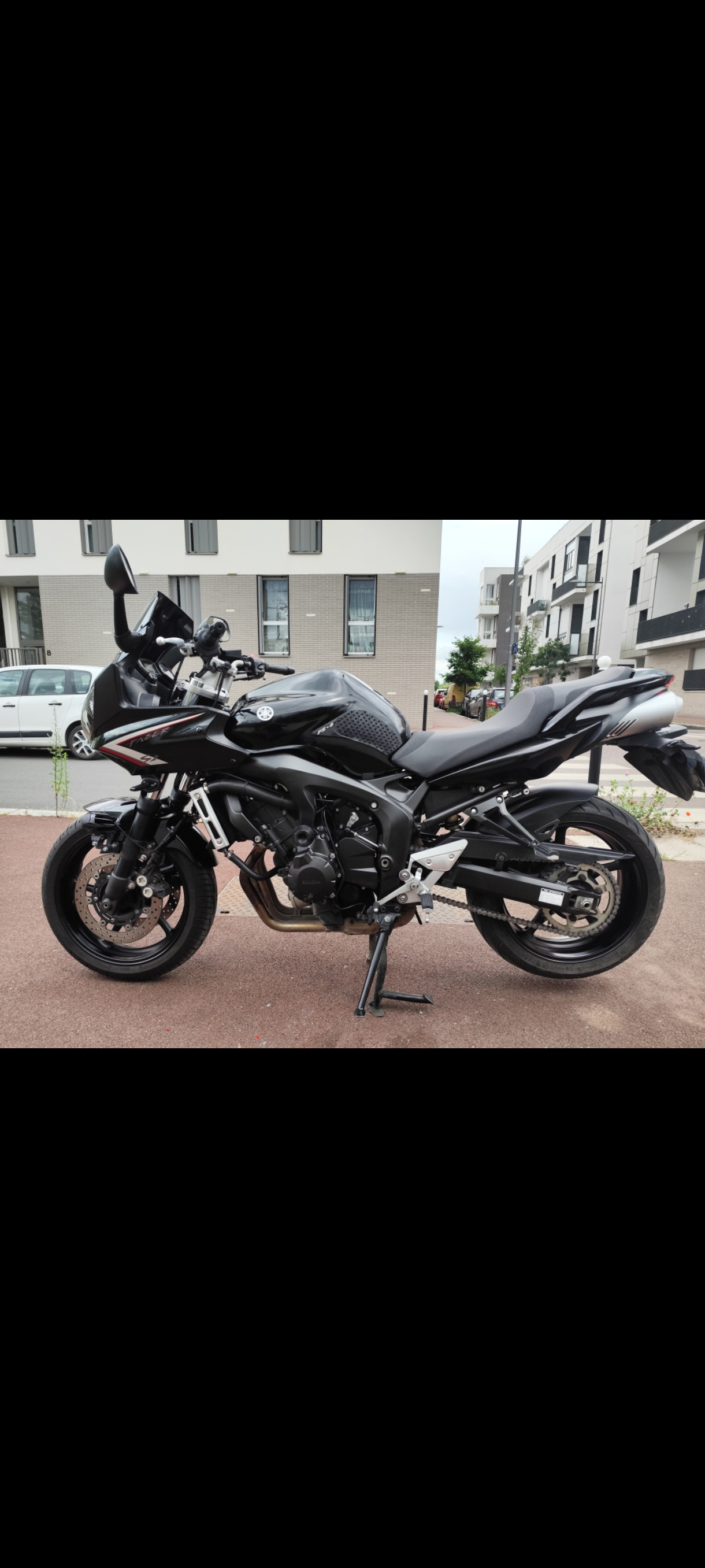 photo de YAMAHA FZ6 600 FAZER 600 occasion de couleur  en vente à Pantin n°2