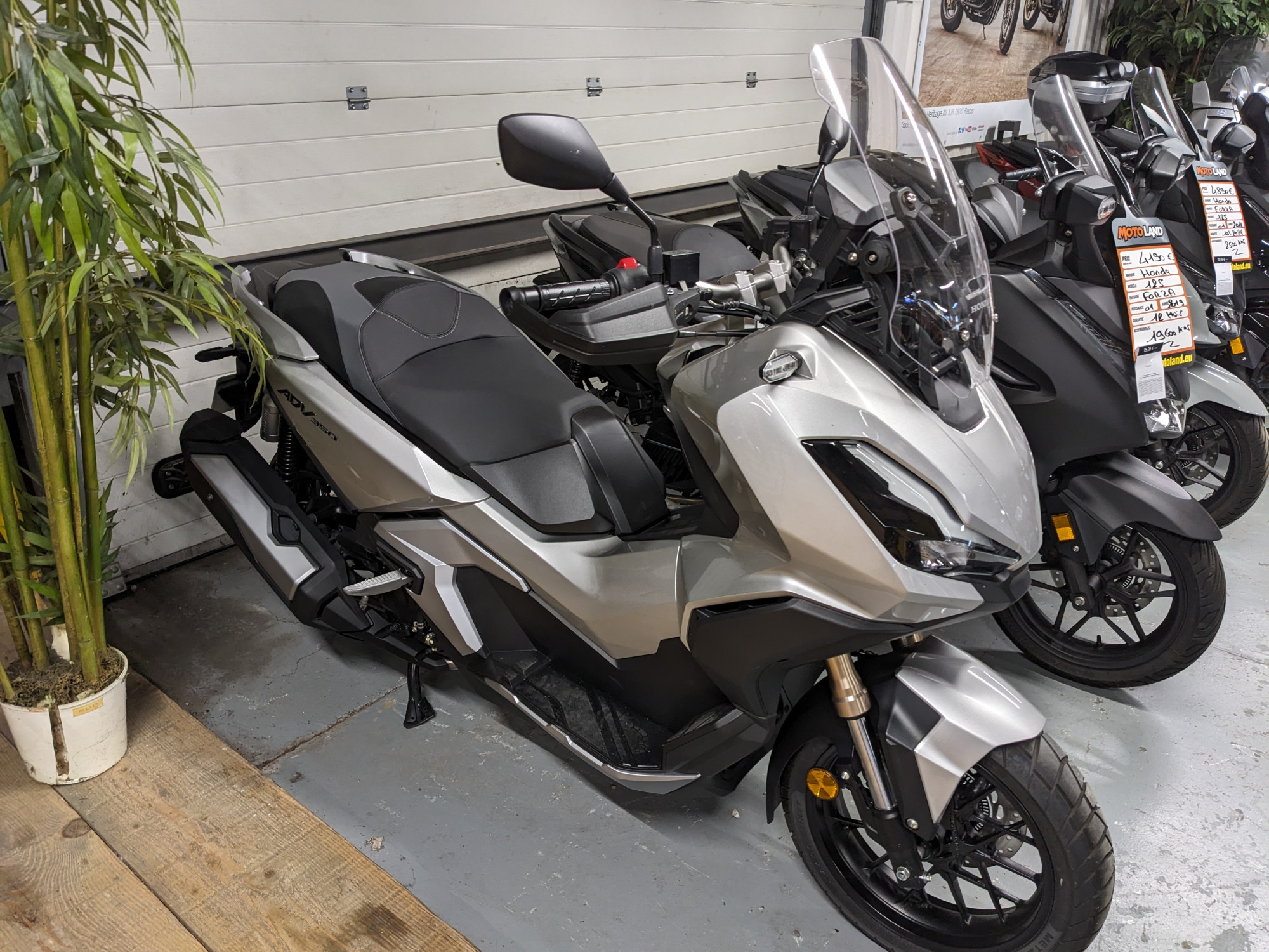 photo de HONDA ADV 350 350 occasion de couleur  en vente   Rivery