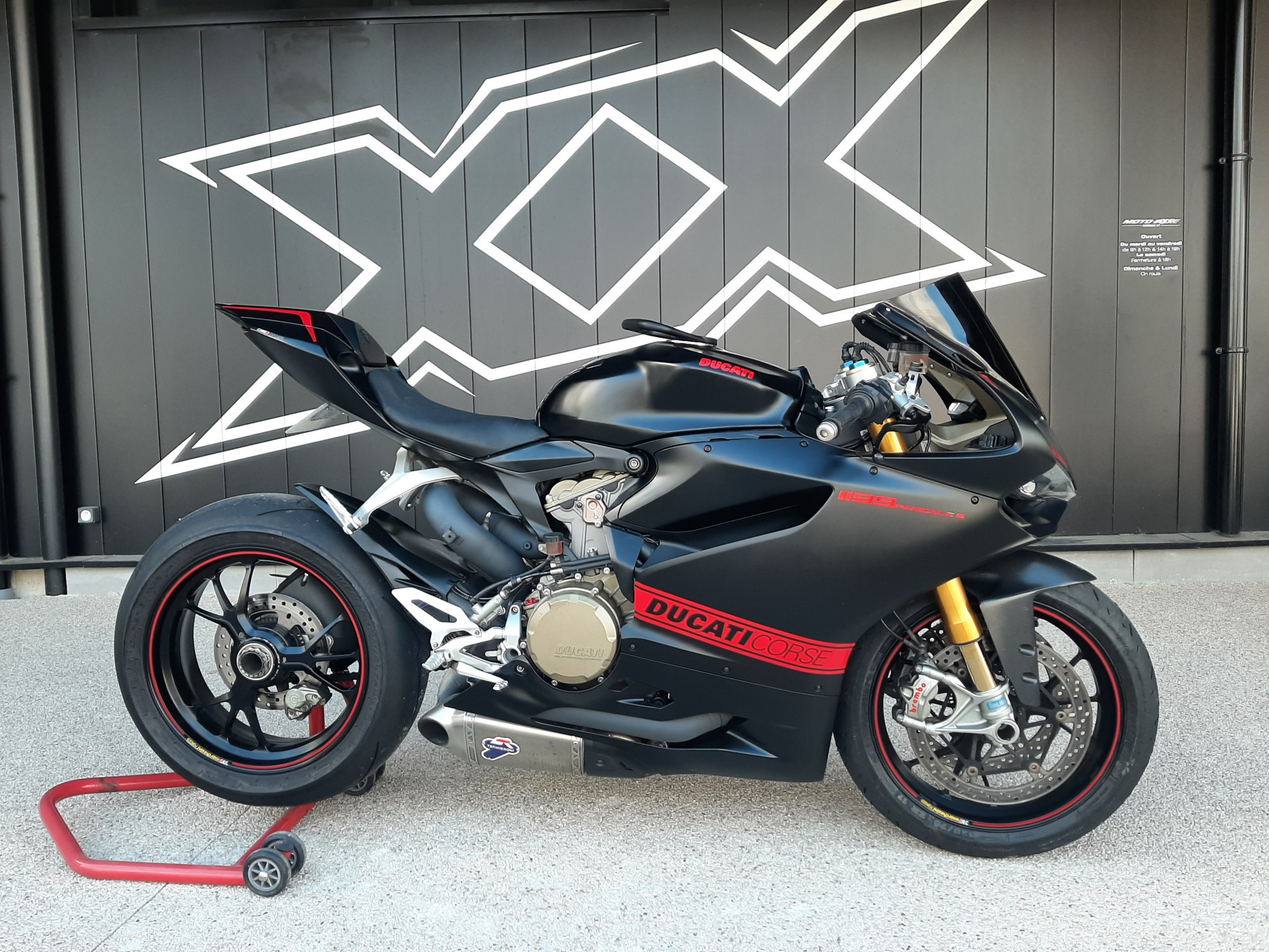 photo de DUCATI PANIGALE 1199 S 1199 occasion de couleur  en vente à Aubenas n°2