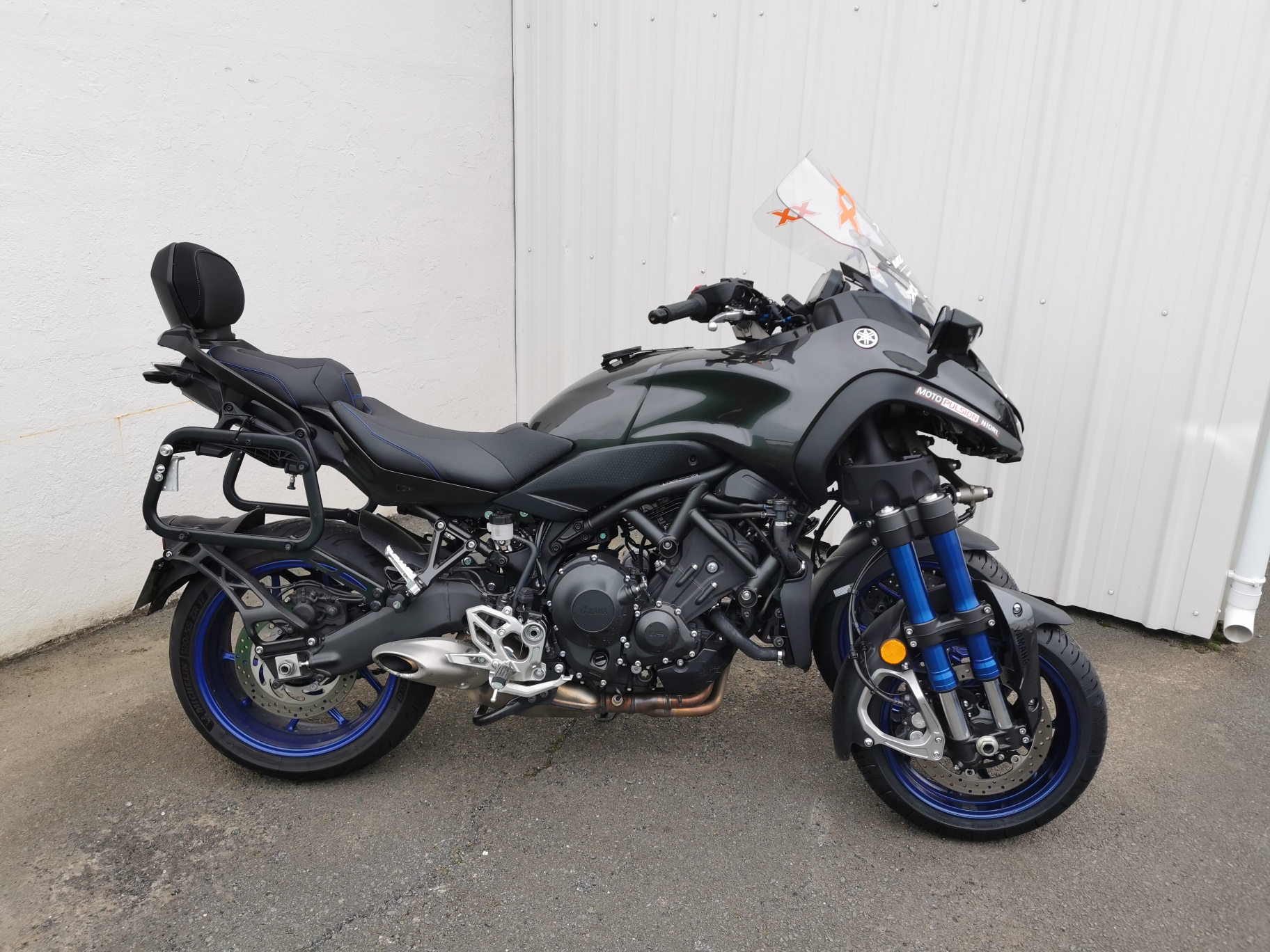 photo de YAMAHA NIKEN 850 GT 850 occasion de couleur  en vente à Niort n°2