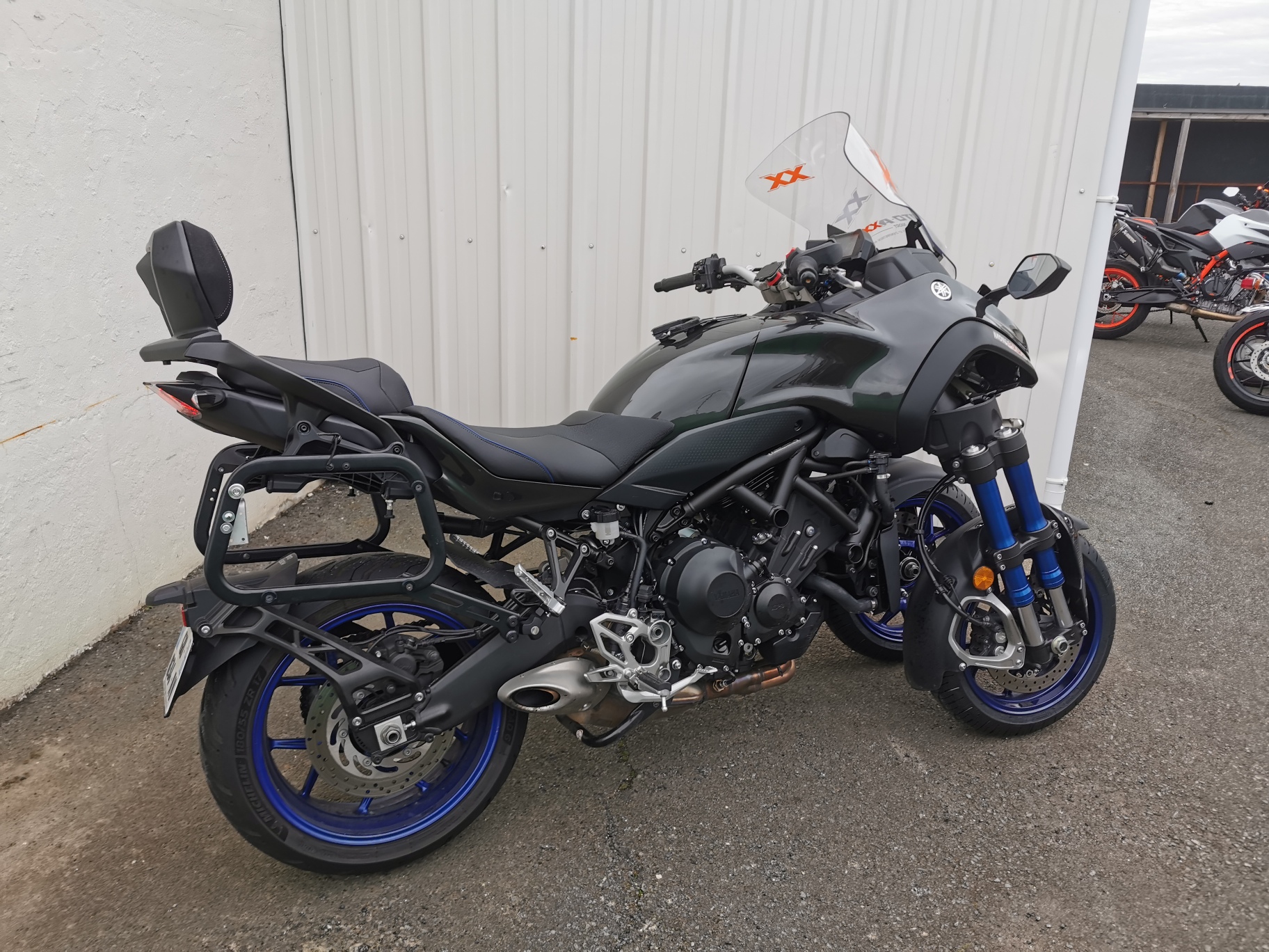 photo de YAMAHA NIKEN 850 GT 850 occasion de couleur  en vente à Niort n°3