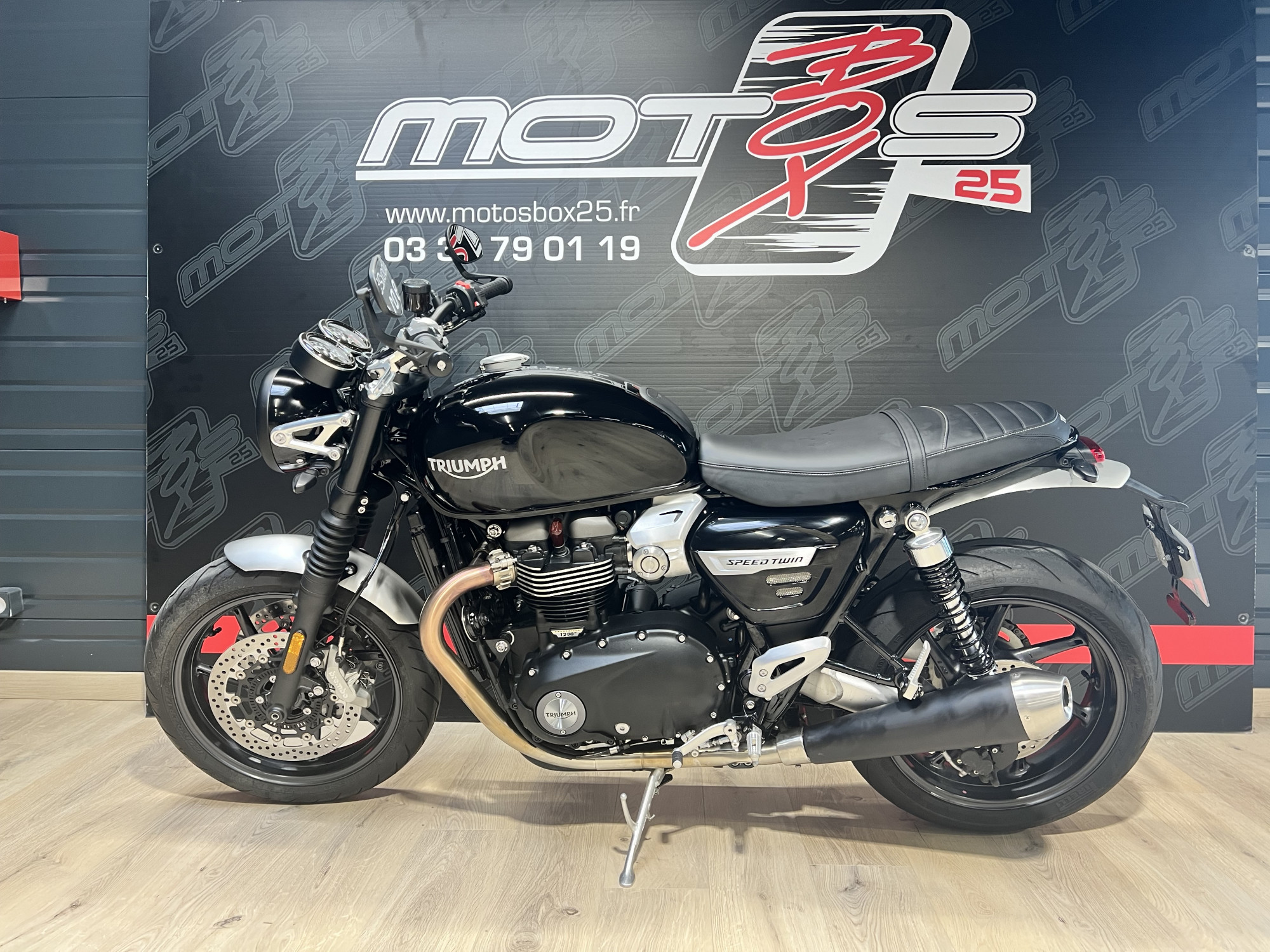 photo de TRIUMPH SPEED TWIN 1200 1200 occasion de couleur  en vente à Franois n°2