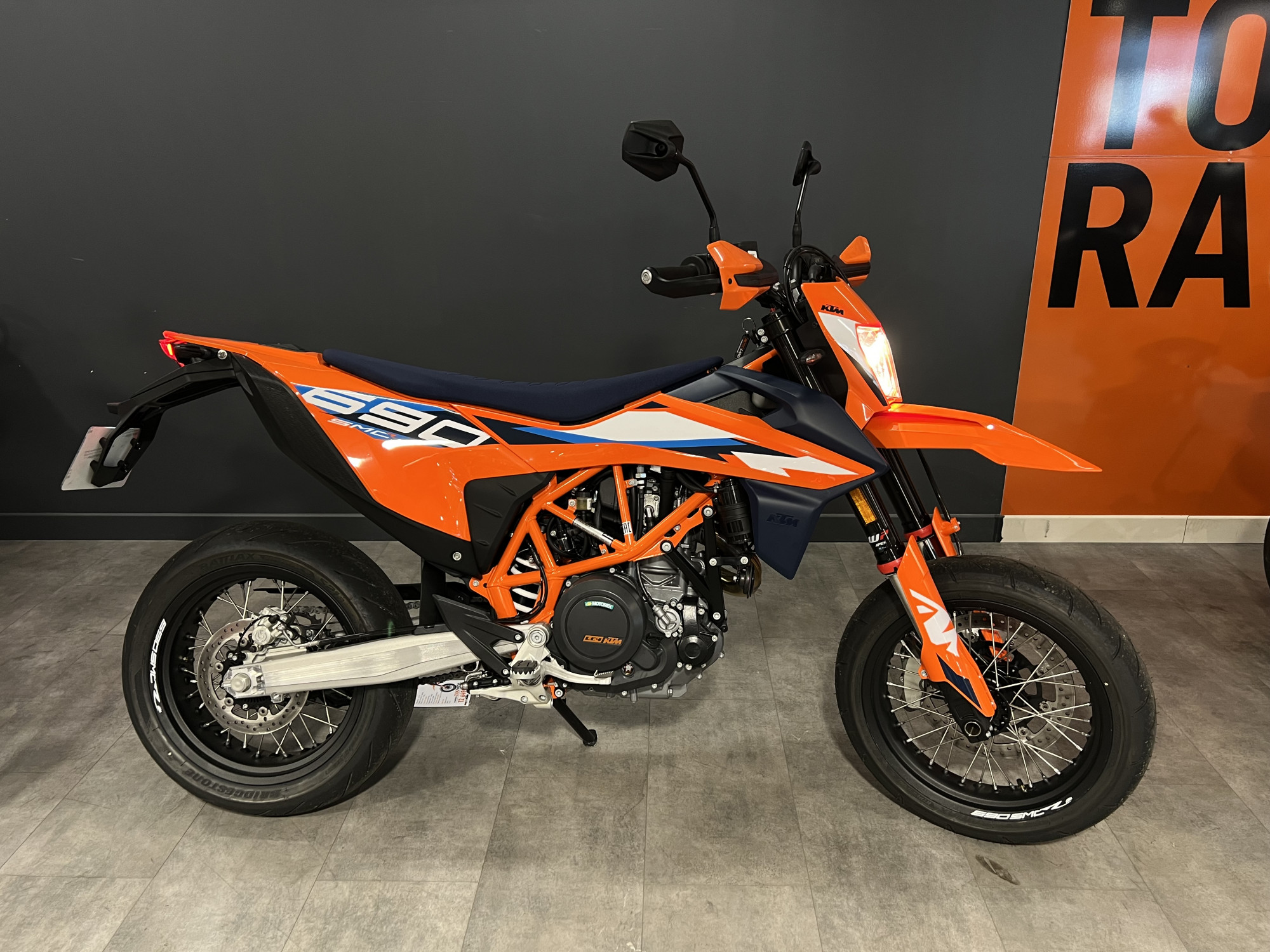 photo de KTM 690 SMC R 690 occasion de couleur  en vente à Calais n°3