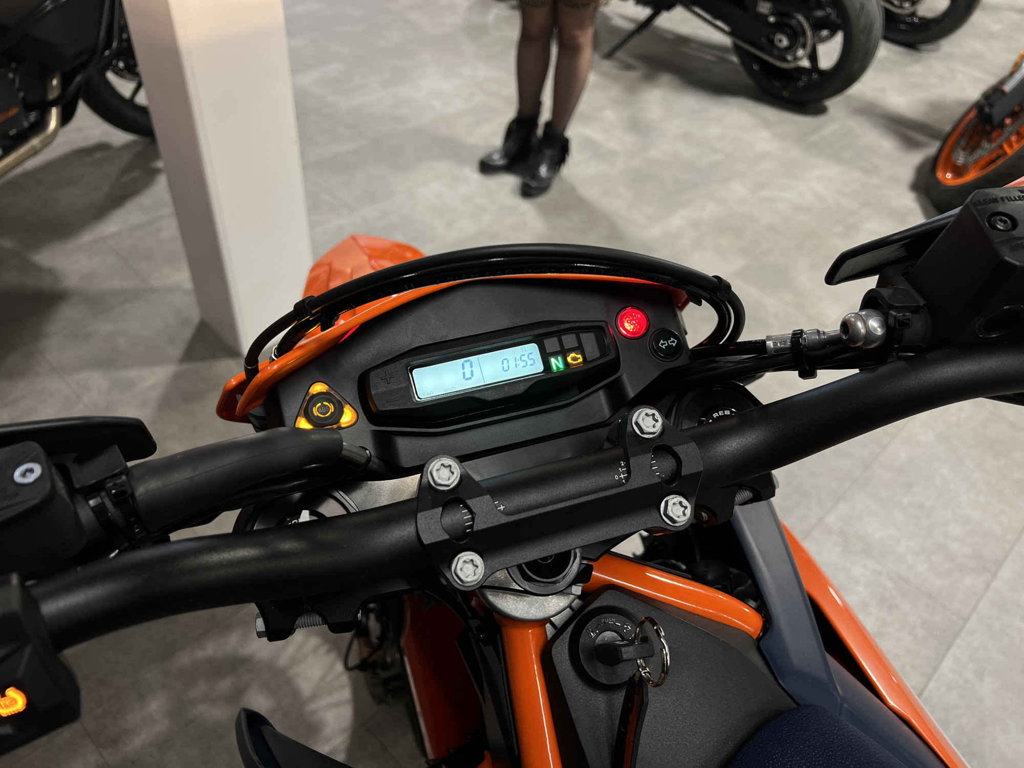 photo de KTM 690 SMC R 690 occasion de couleur  en vente à Calais n°2