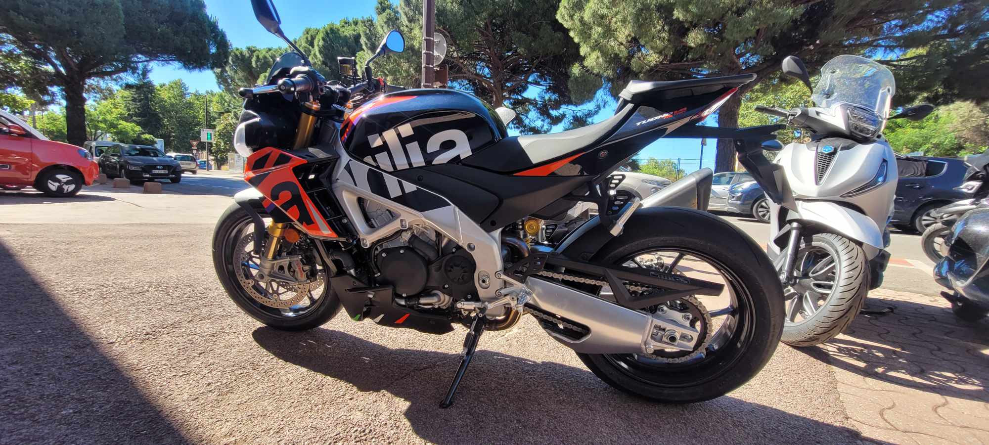 photo de APRILIA TUONO 1100 V4 FACTORY 1100 occasion de couleur  en vente à Frejus n°3