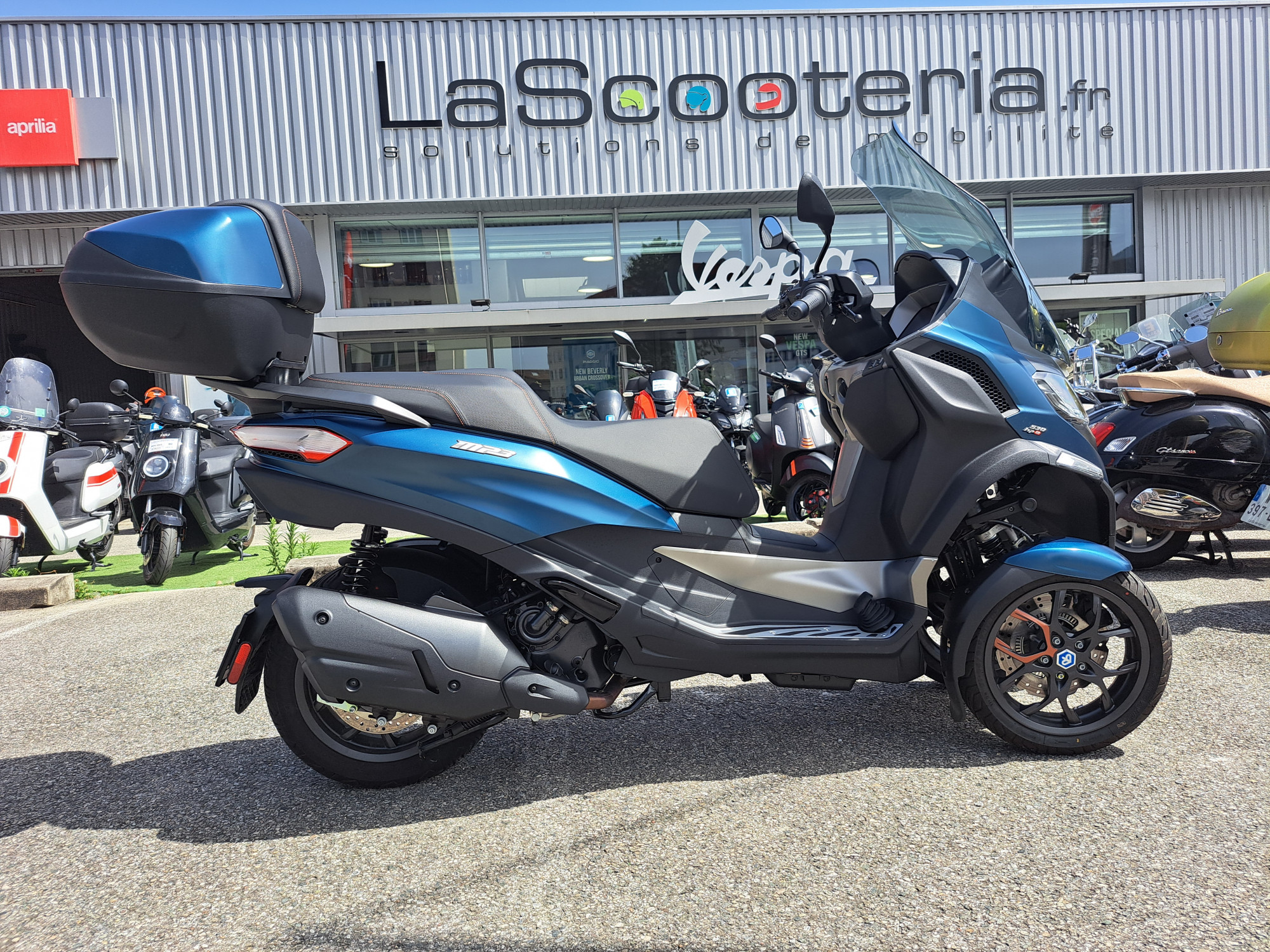 photo de PIAGGIO MP3 530 HPE EXCLUSIVE 530 occasion de couleur  en vente à St Martin D Heres n°2