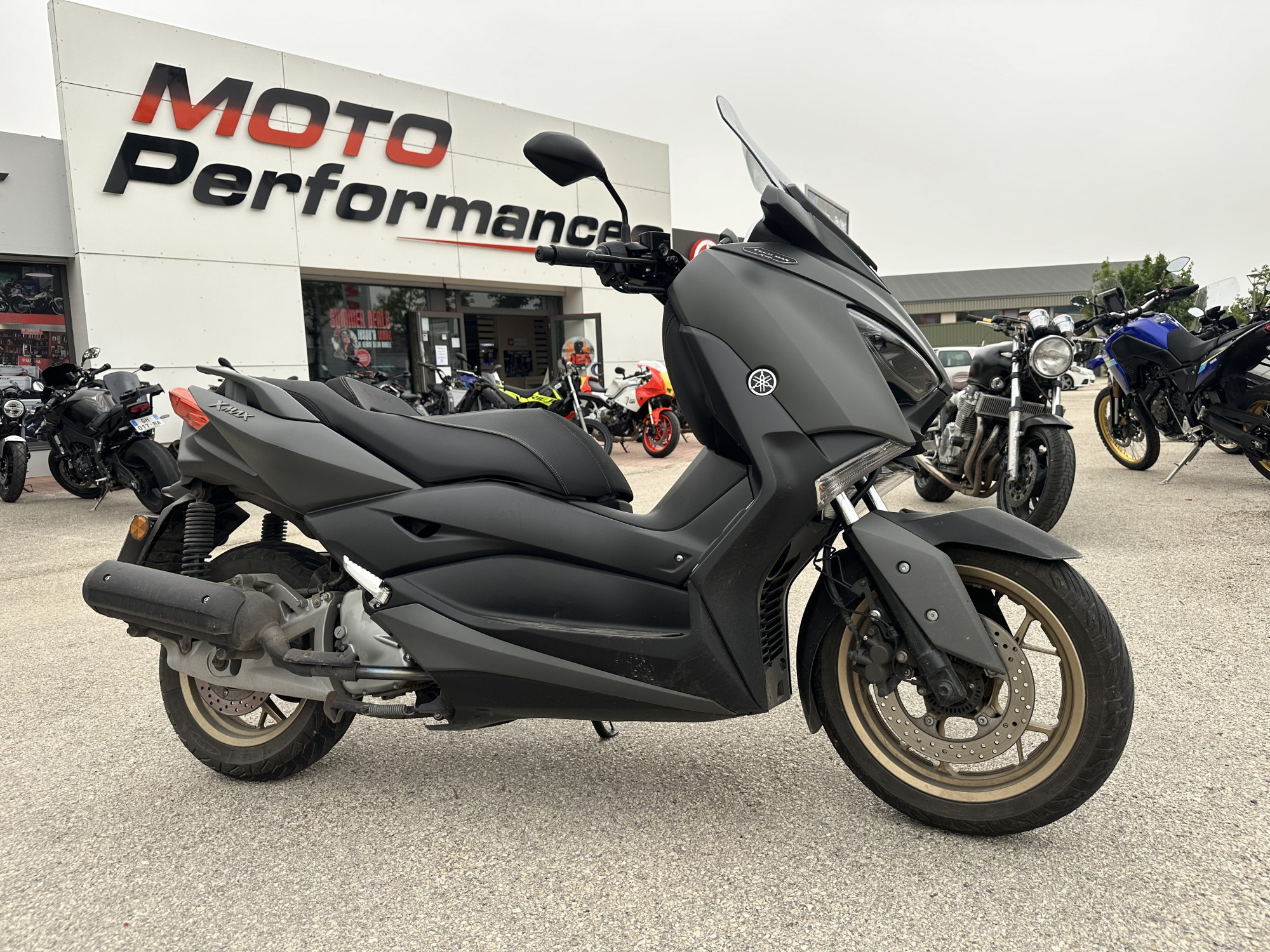 photo de YAMAHA XMAX 125 TECH MAX 125 occasion de couleur  en vente à Pontarlier n°3