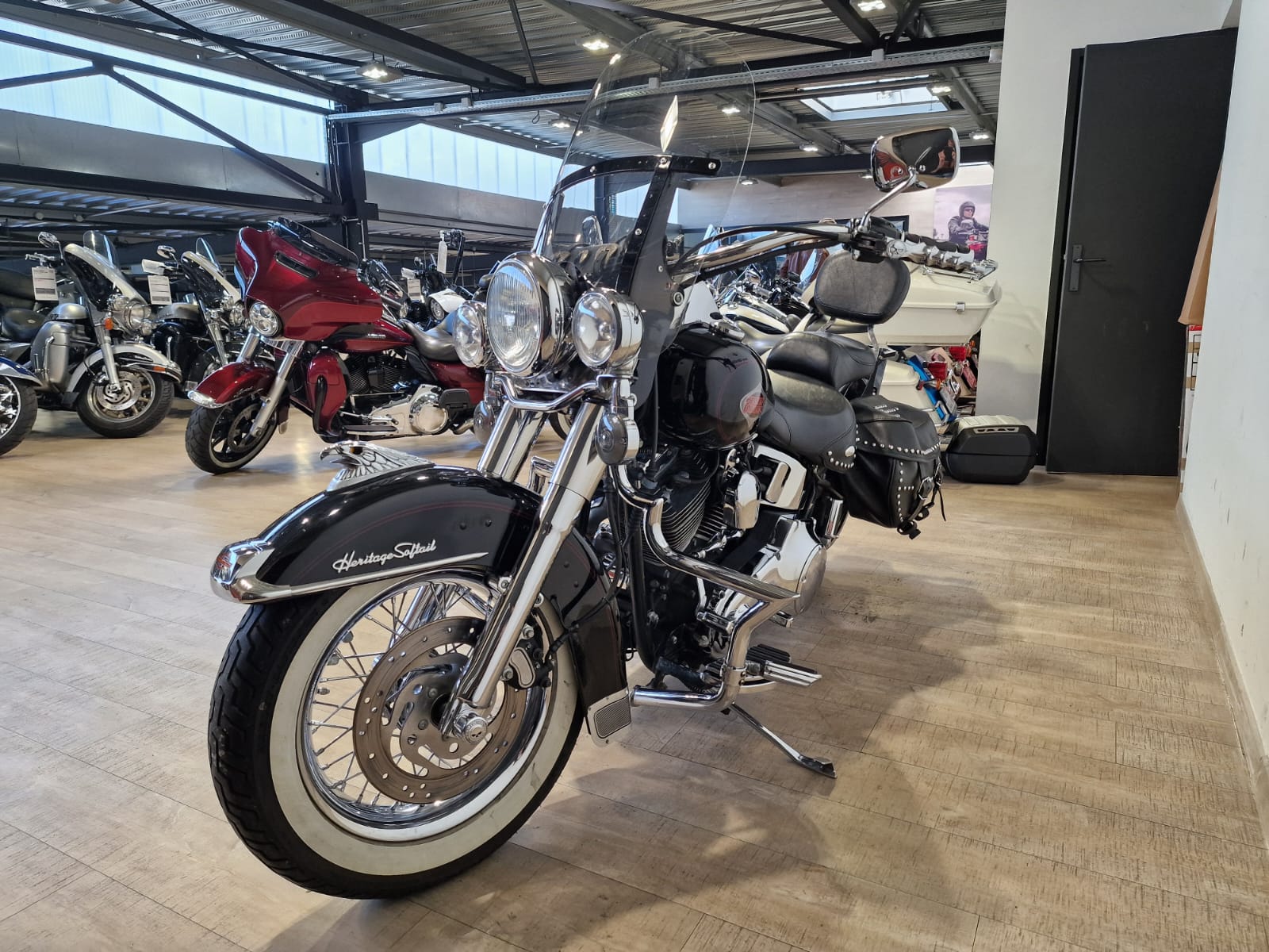 photo de HARLEY DAVIDSON SOFTAIL HERITAGE 1450 CLASSIC 1450 occasion de couleur  en vente à Begles n°3