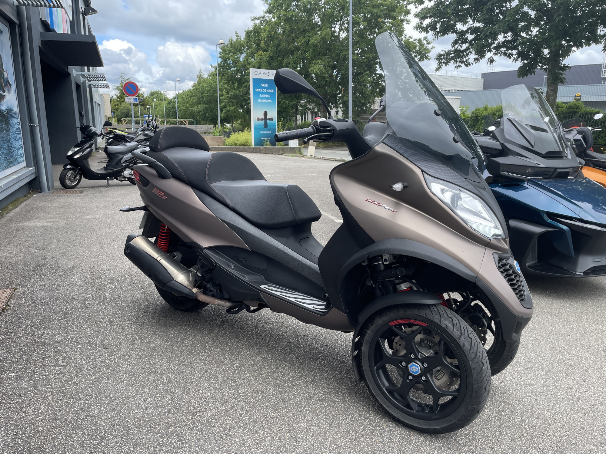 photo de PIAGGIO MP3 500 HPE SPORT ADVANCED ABS A 500 occasion de couleur  en vente à Orvault n°3