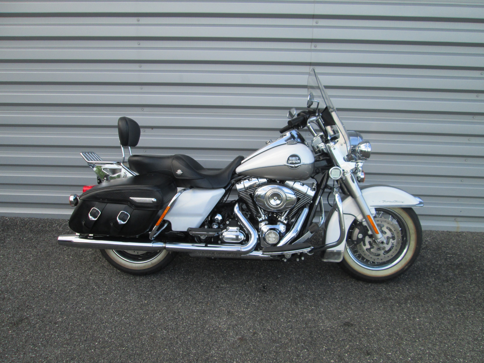 photo de HARLEY DAVIDSON TOURING ROAD KING 1584 1584 occasion de couleur  en vente   Auch