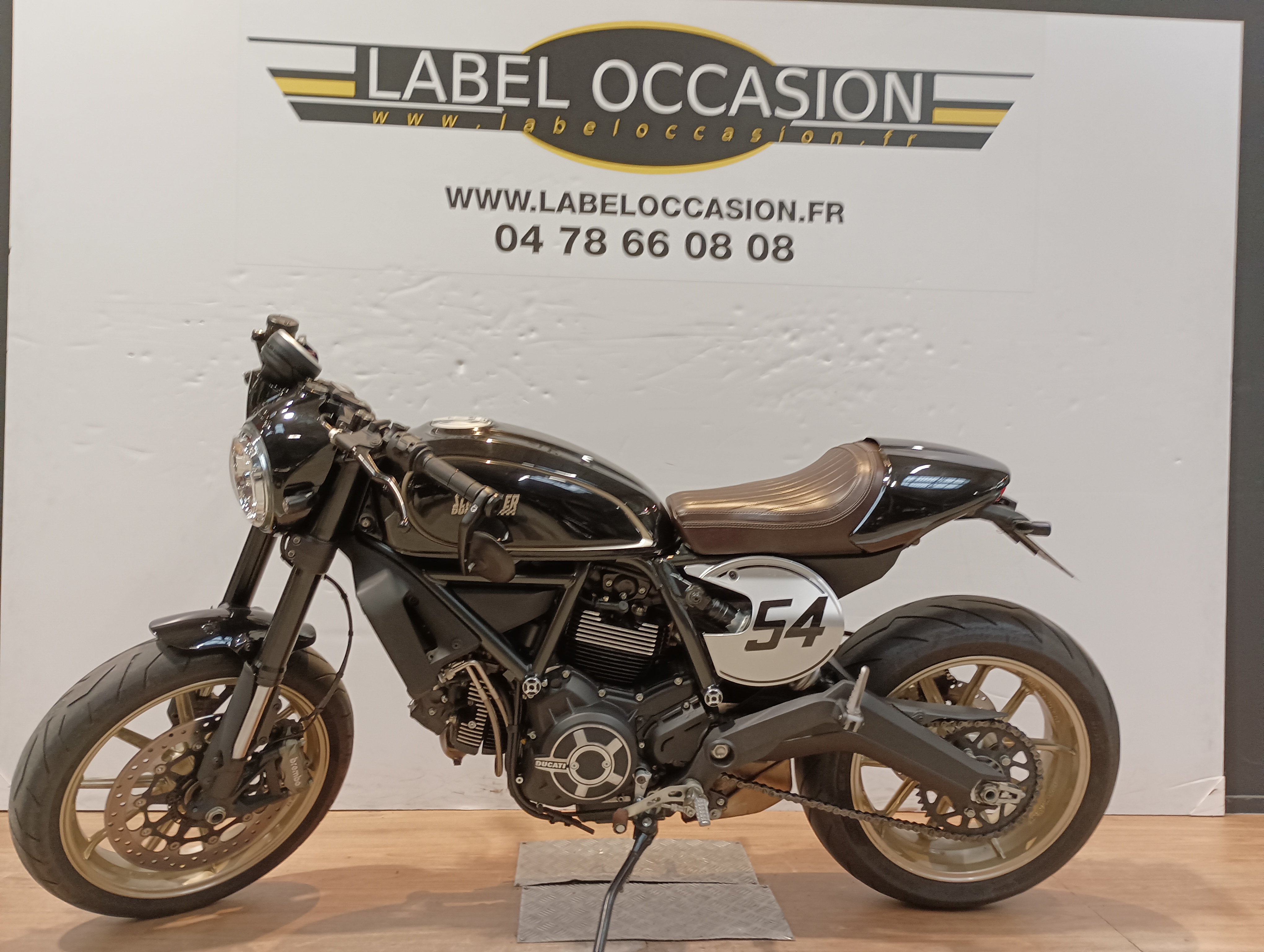 photo de DUCATI 800 SCRAMBLER CAFE RACER 800 occasion de couleur  en vente à Limonest n°2