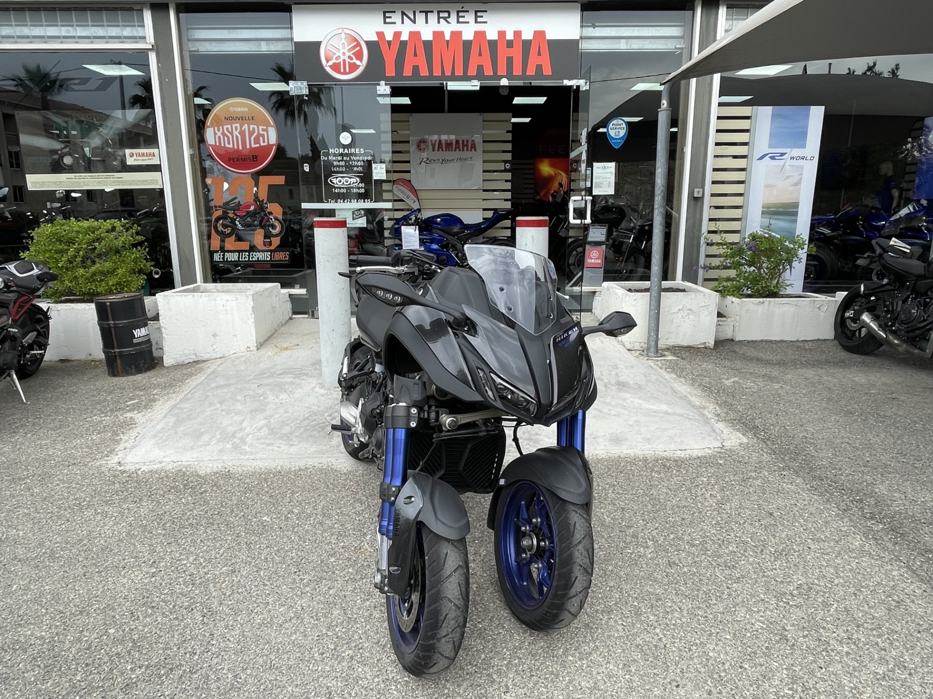 photo de YAMAHA NIKEN 850 GT 850 occasion de couleur  en vente à La Ciotat n°3