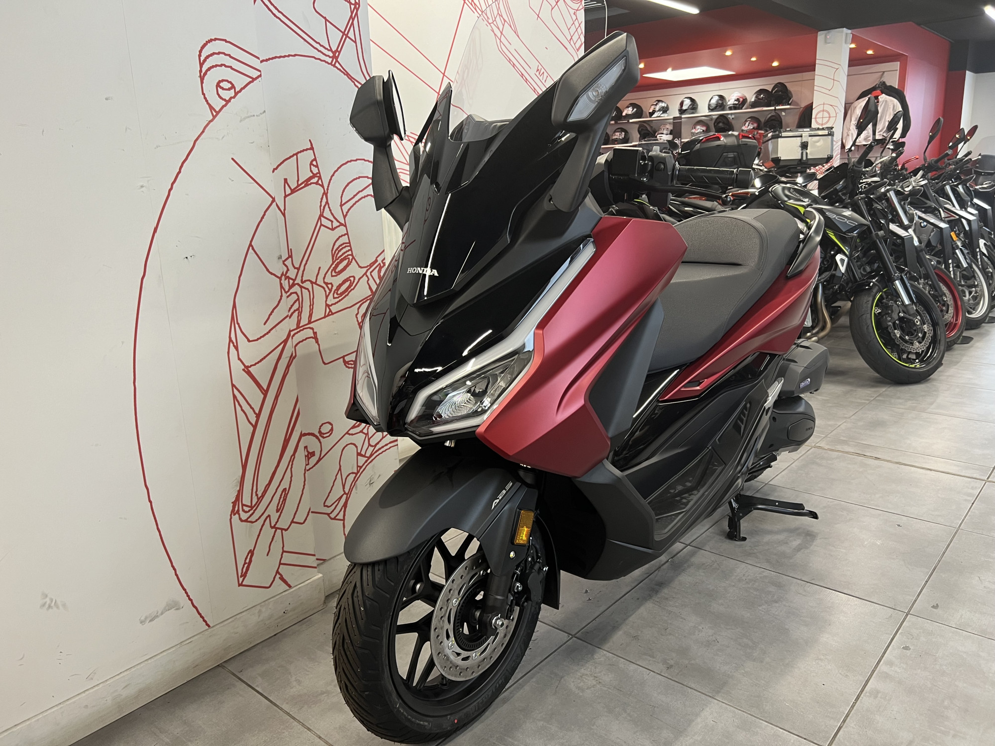 photo de HONDA NSS FORZA 125 125 occasion de couleur  en vente à Paris 12 n°2