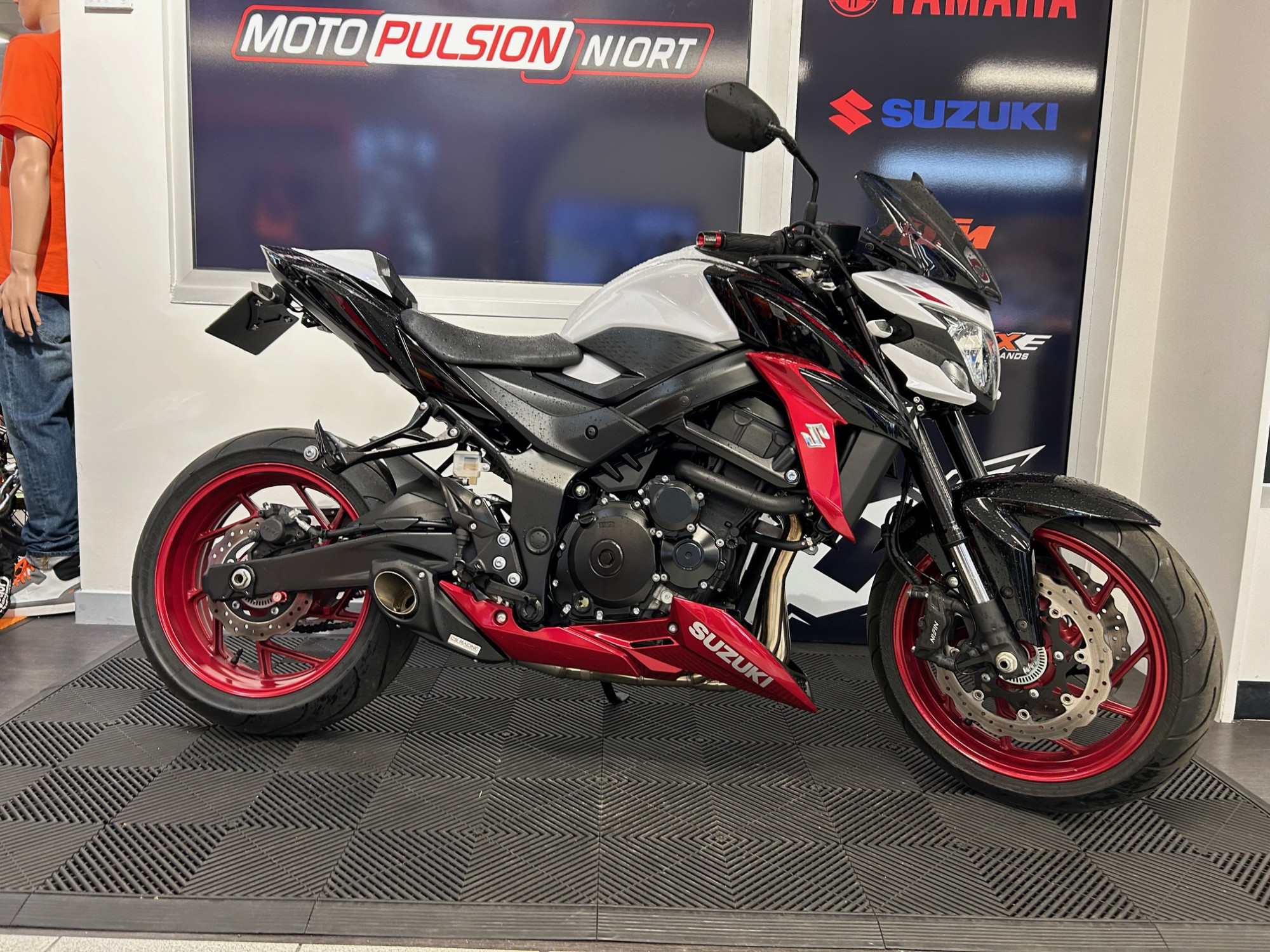 photo de SUZUKI GSX-S 750 750 occasion de couleur  en vente à Niort n°2