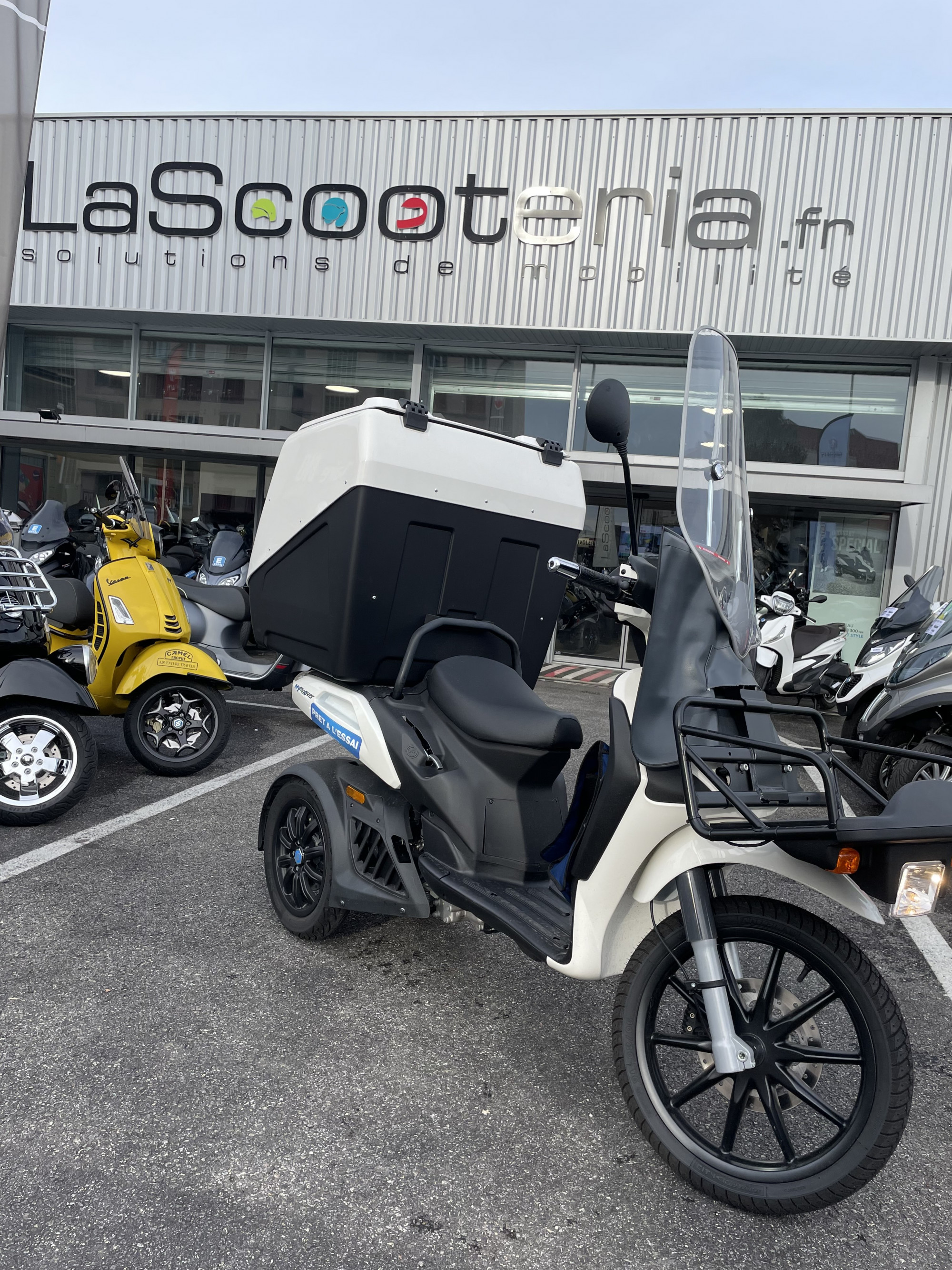 photo de PIAGGIO MY MOOVER 125 125 occasion de couleur  en vente à St Martin D Heres n°3