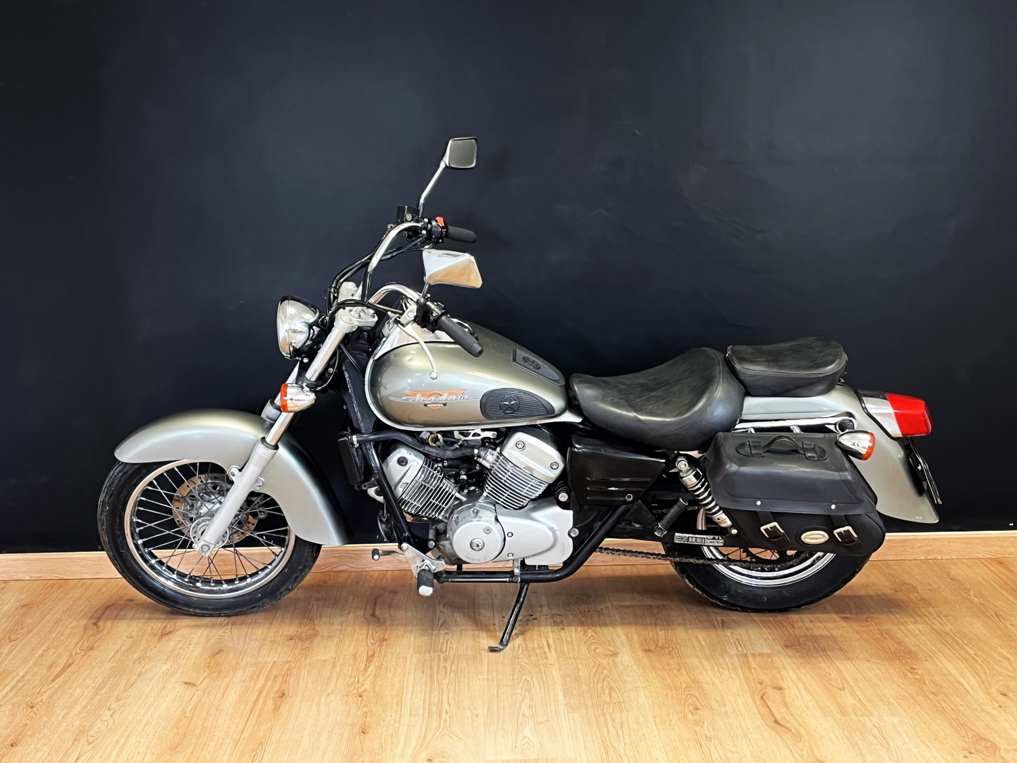 photo de HONDA VT SHADOW 125 125 occasion de couleur  en vente à Sallertaine n°2