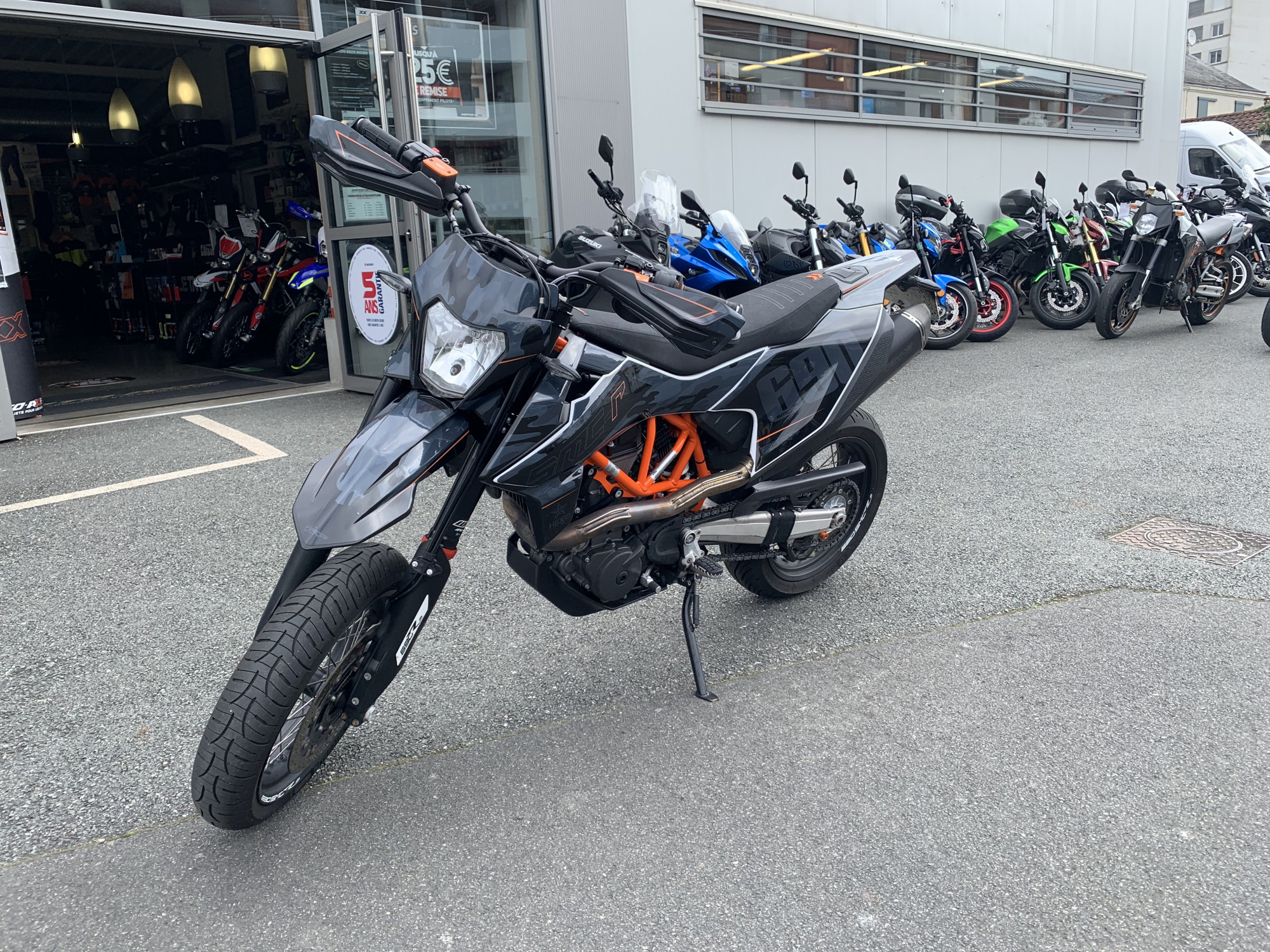 photo de KTM 690 SMC R 690 occasion de couleur  en vente à Cholet n°2