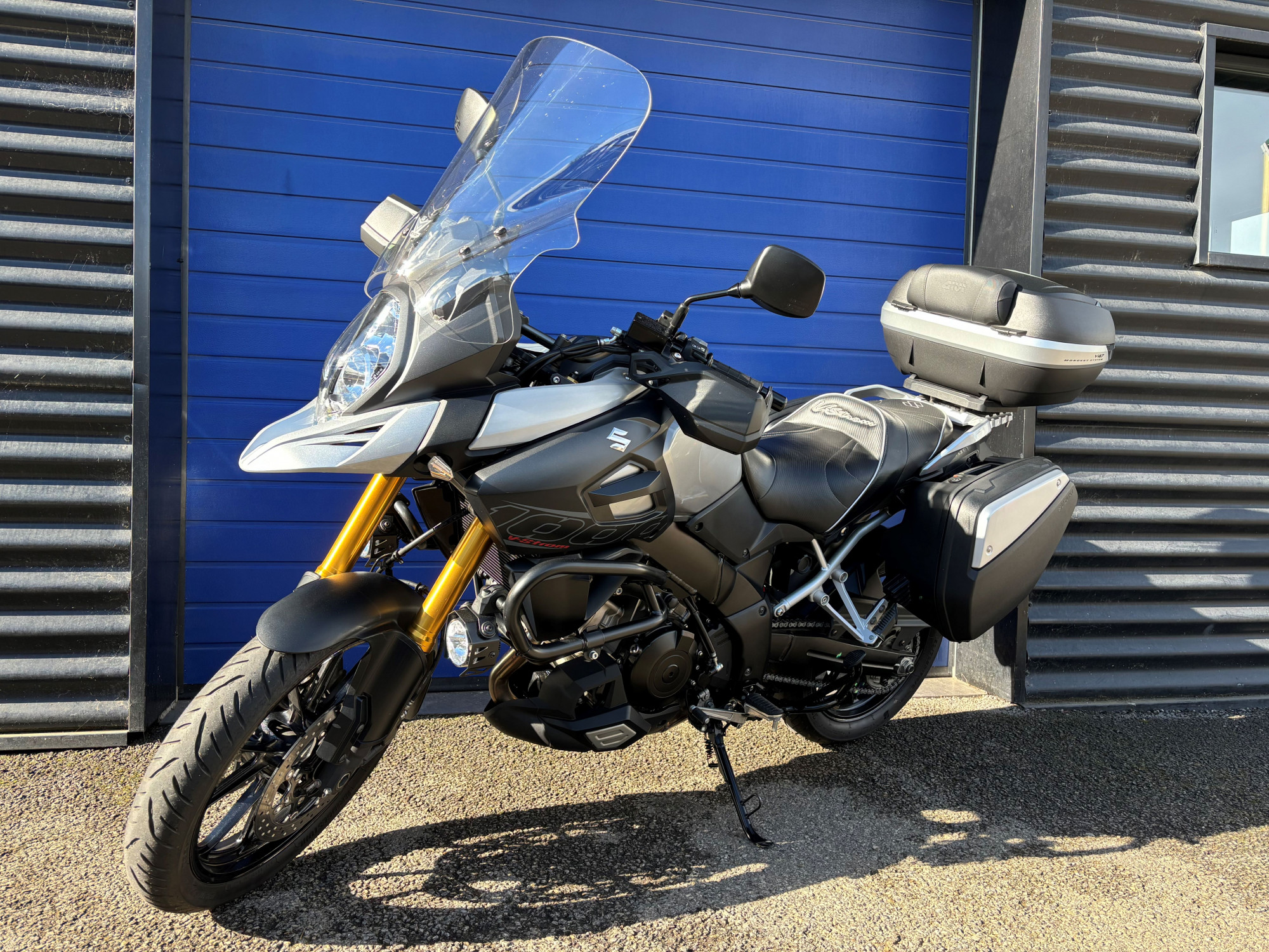 photo de SUZUKI DL 1000 V-STROM 1000 occasion de couleur  en vente   Ales