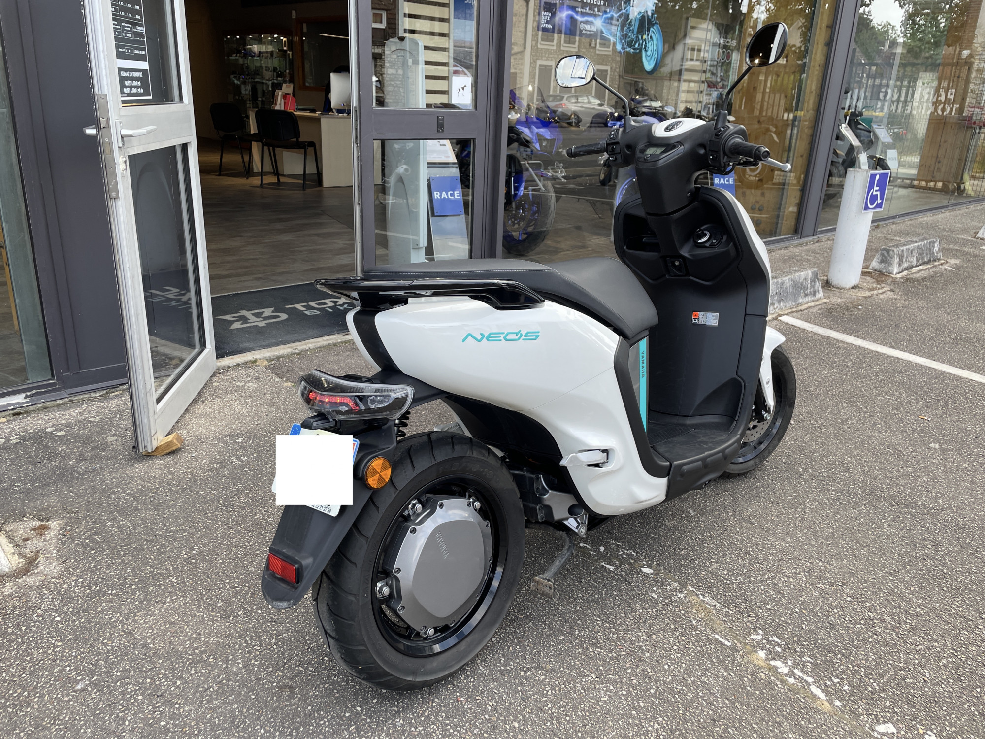 photo de YAMAHA NEO'S 50 ELECTRIQUE 50 occasion de couleur  en vente à Vernon n°2