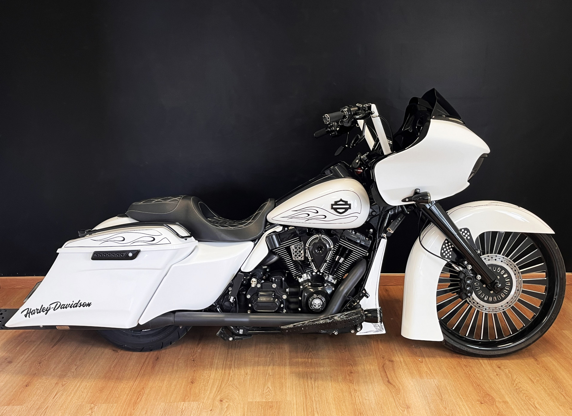 photo de HARLEY DAVIDSON TOURING ROAD GLIDE 1690 SPECIAL 1690 occasion de couleur  en vente à Sallertaine n°2