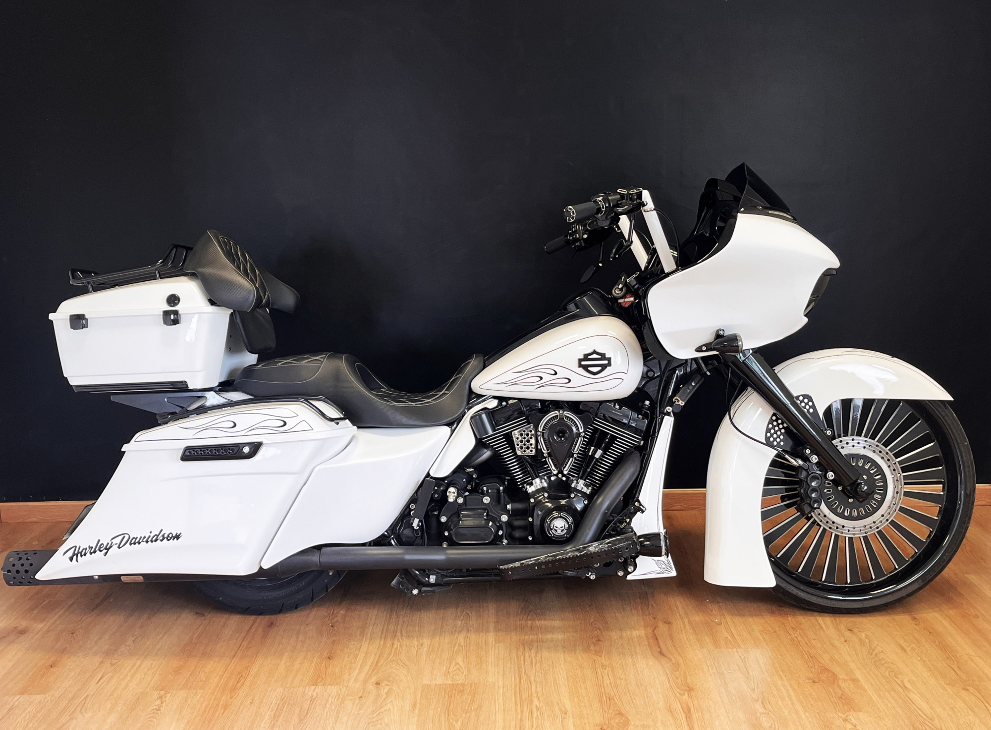 photo de HARLEY DAVIDSON TOURING ROAD GLIDE 1690 SPECIAL 1690 occasion de couleur  en vente à Sallertaine n°3