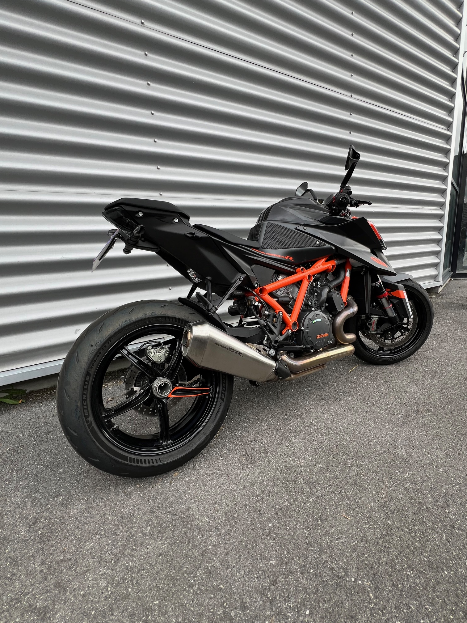 photo de KTM 1290 SUPER DUKE R 1290 occasion de couleur  en vente à Thillois n°3