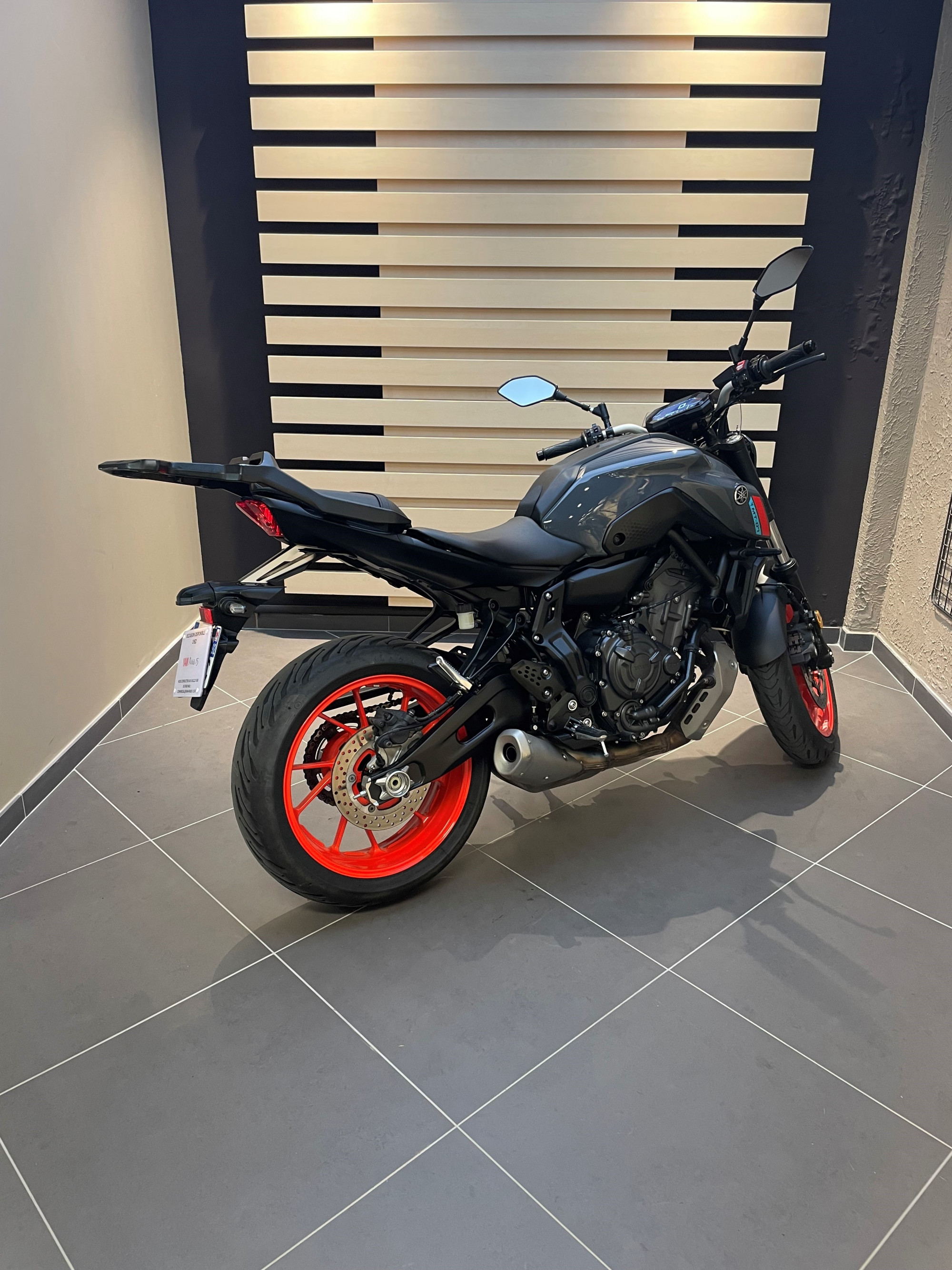 photo de YAMAHA MT-07 689 occasion de couleur  en vente à Paris 15 n°2