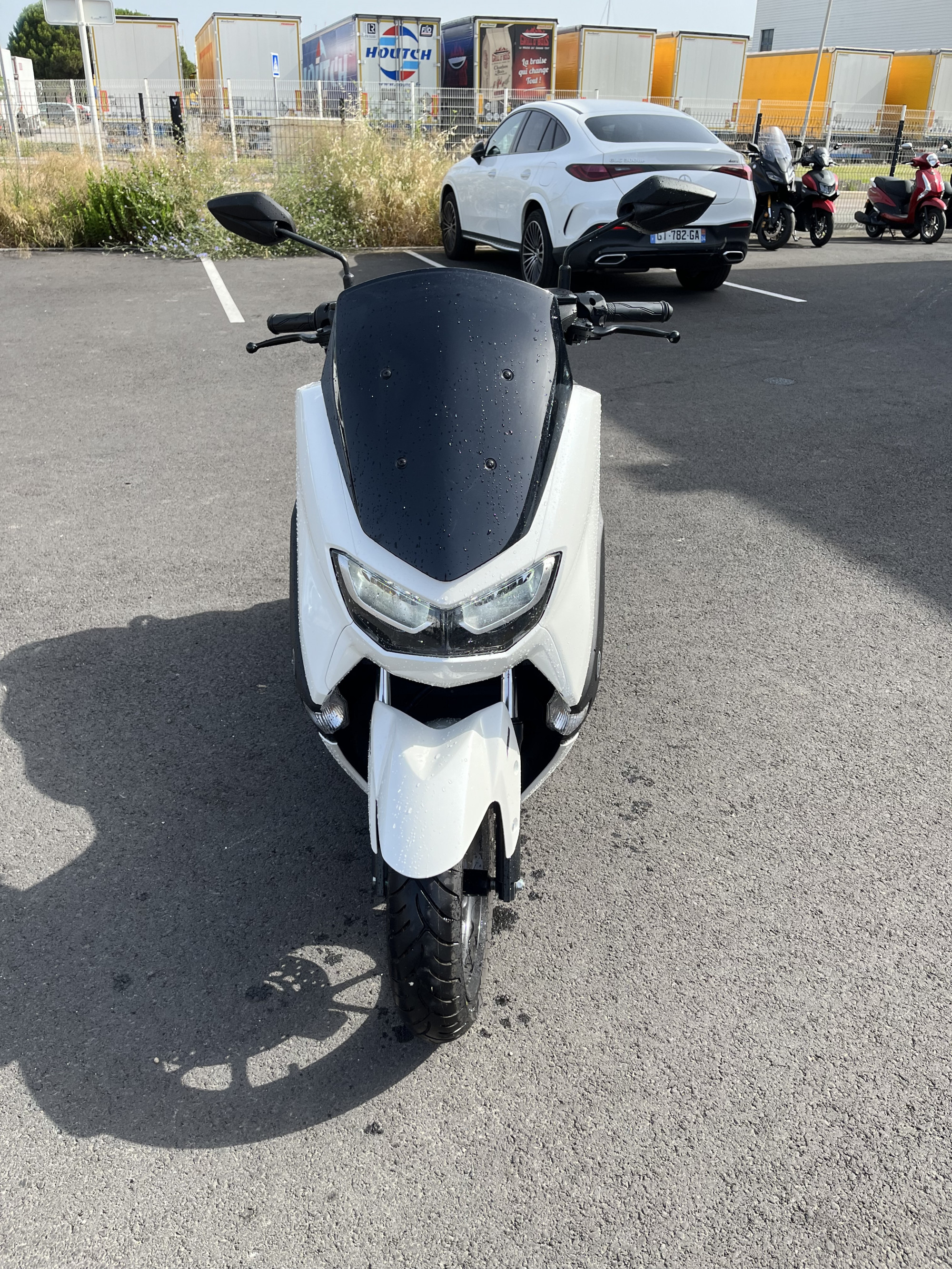 photo de YAMAHA NMAX 125 125 occasion de couleur  en vente à Sete n°3