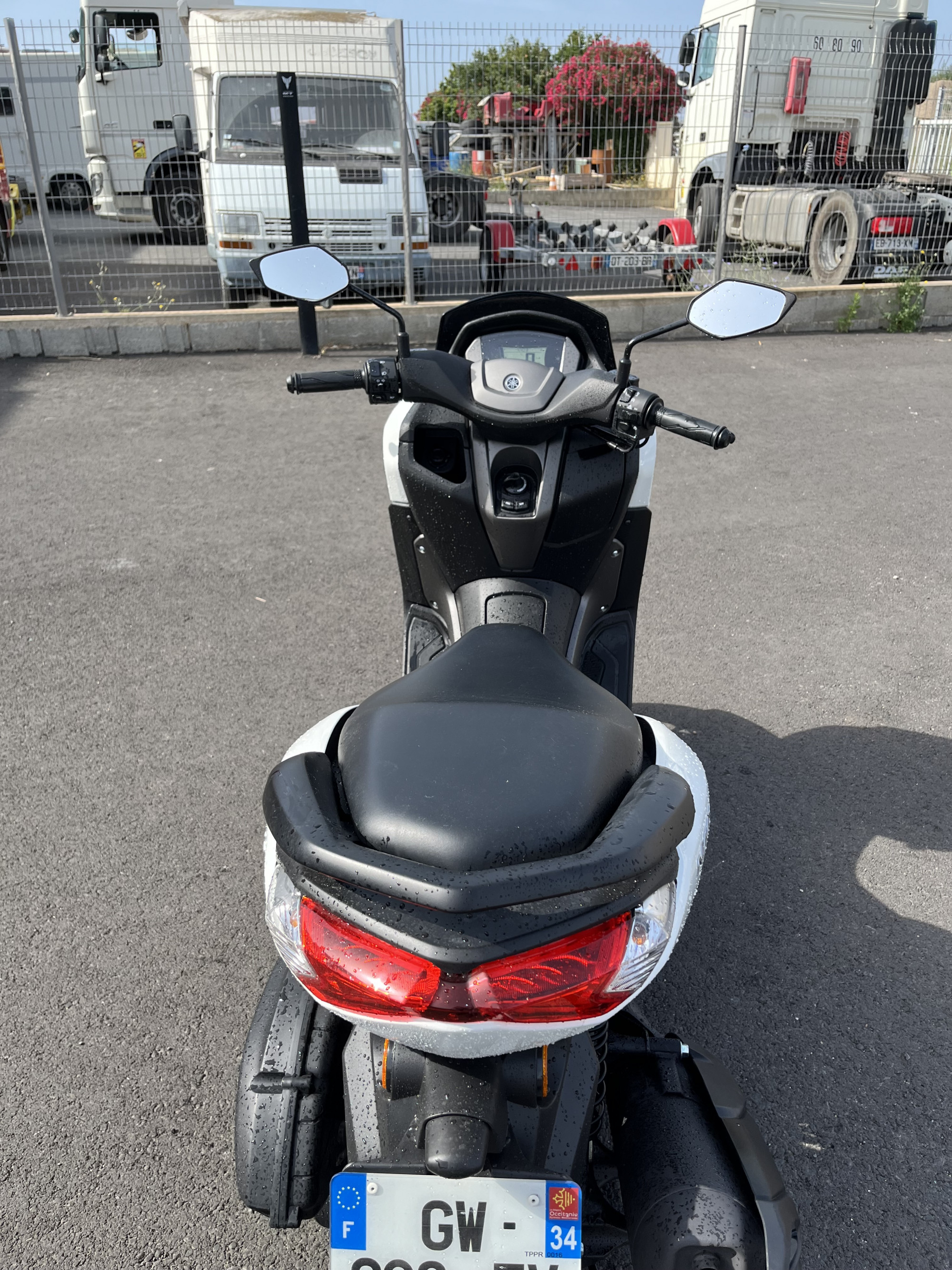 photo de YAMAHA NMAX 125 125 occasion de couleur  en vente   Sete