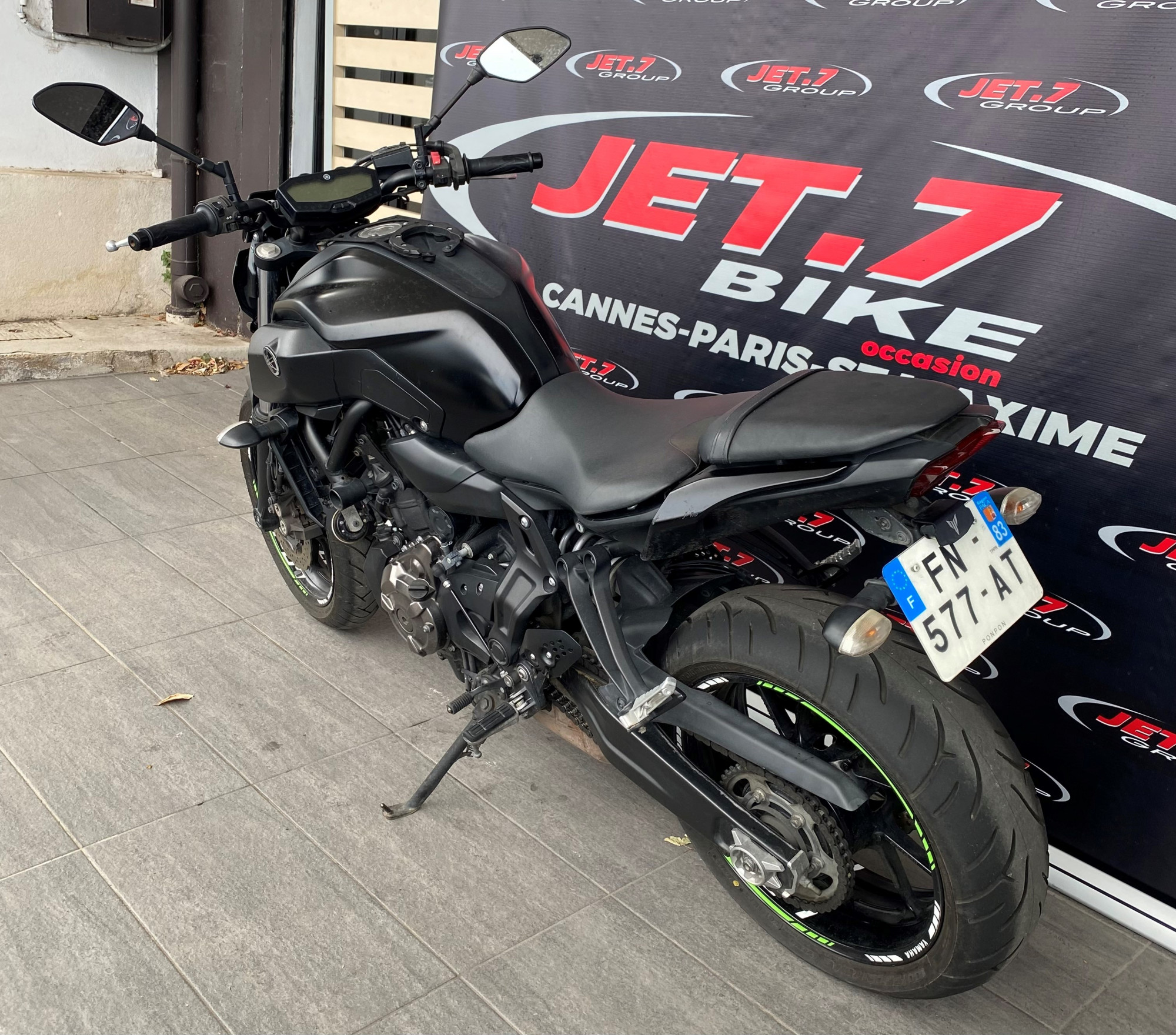 photo de YAMAHA MT-07 (47.5CV) 695 occasion de couleur  en vente à Ste Maxime n°3