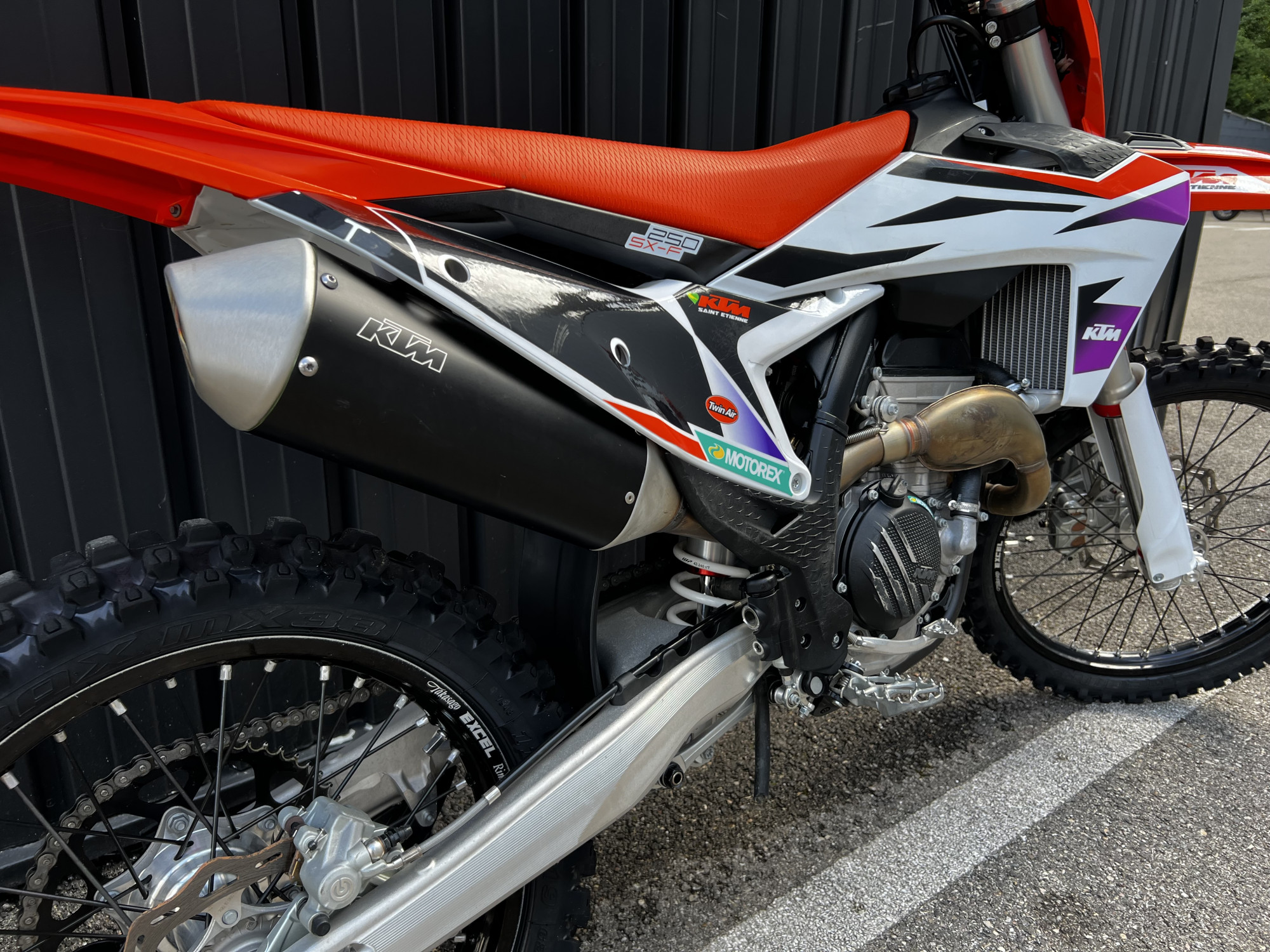 photo de KTM KTM 250 SX-F 2024 250 occasion de couleur  en vente à St etienne n°3