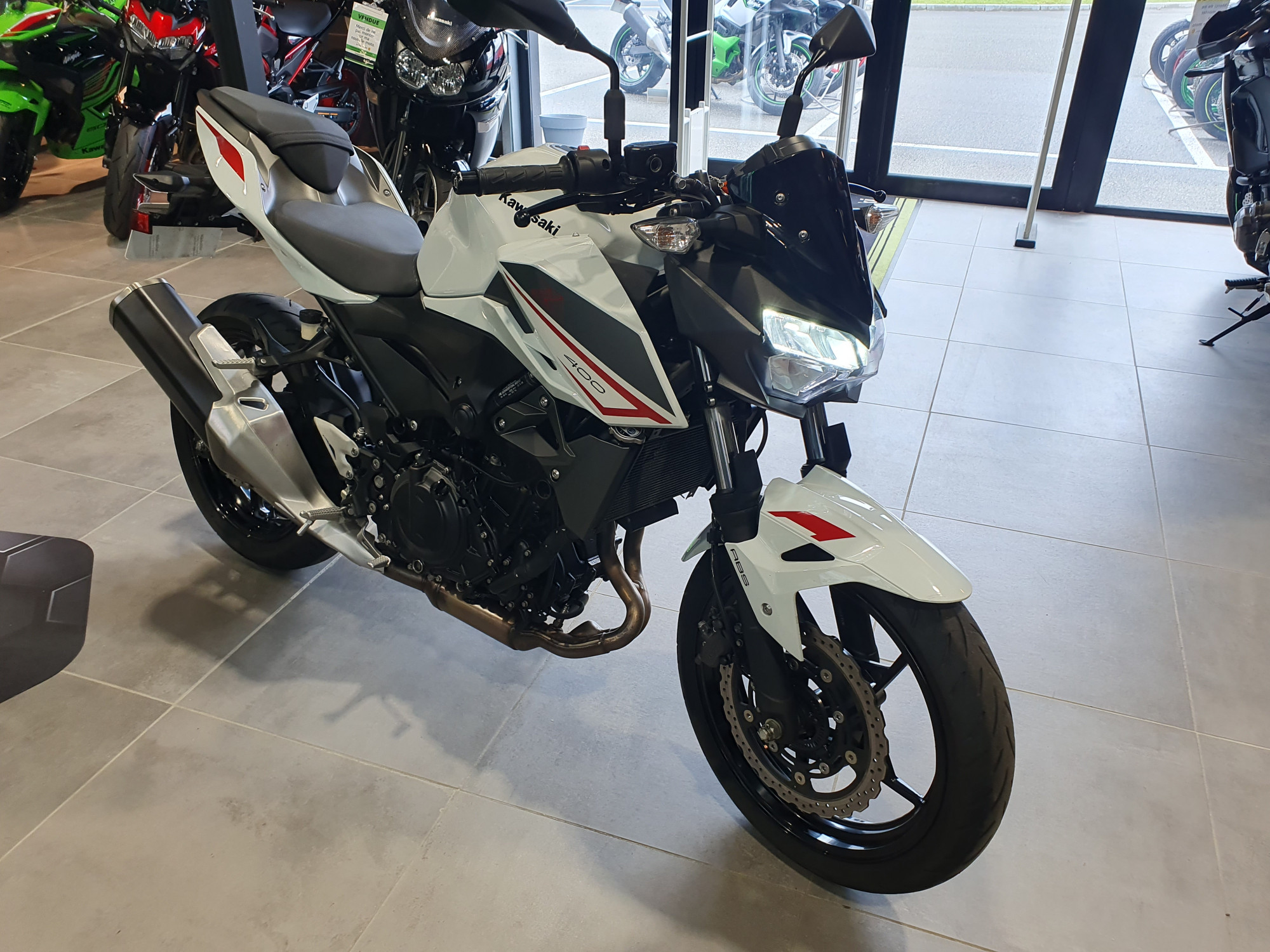 photo de KAWASAKI Z400 400 occasion de couleur  en vente à Ruaudin n°2