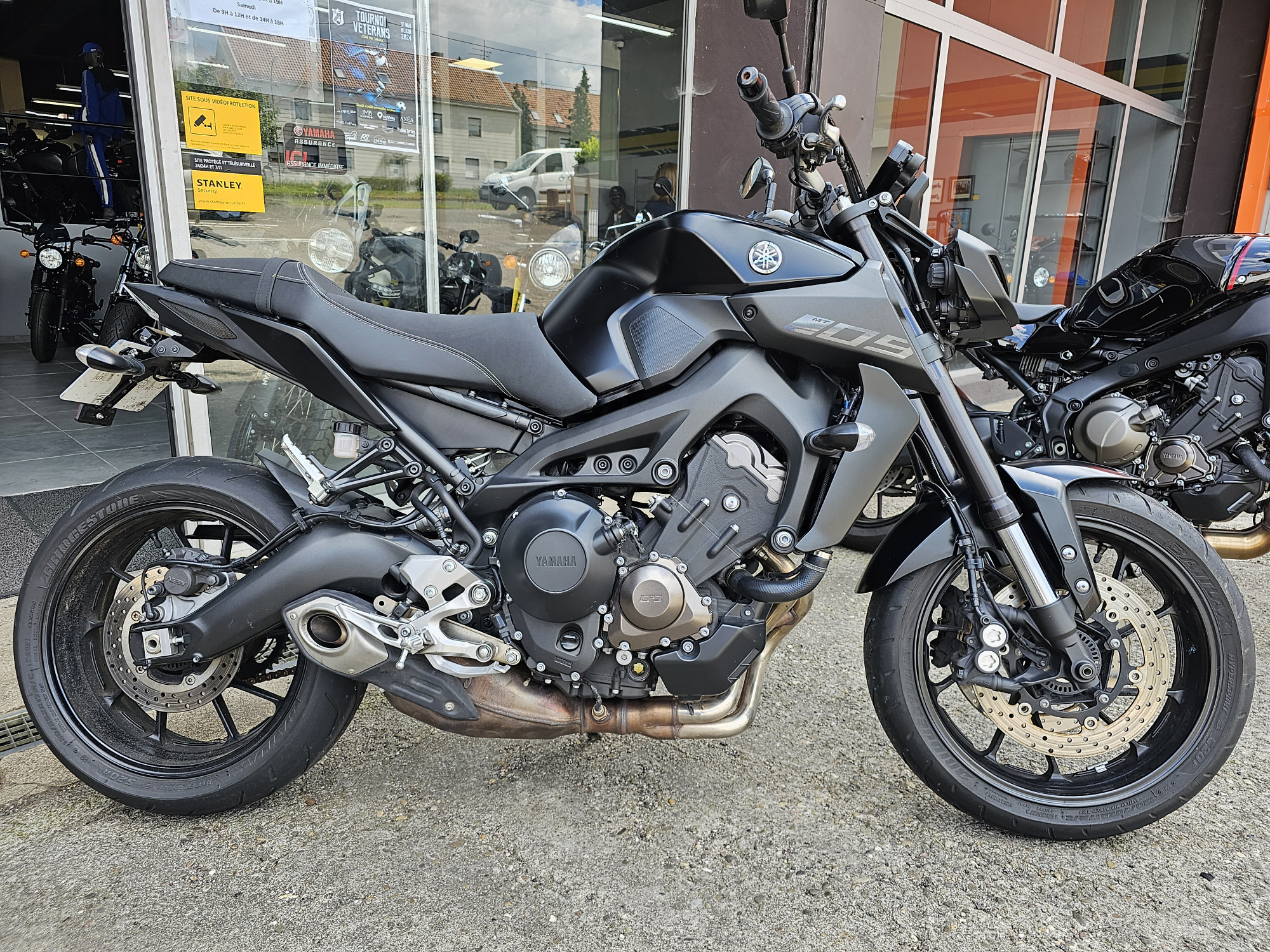 photo de YAMAHA MT-09 850 occasion de couleur  en vente à Cocheren n°3