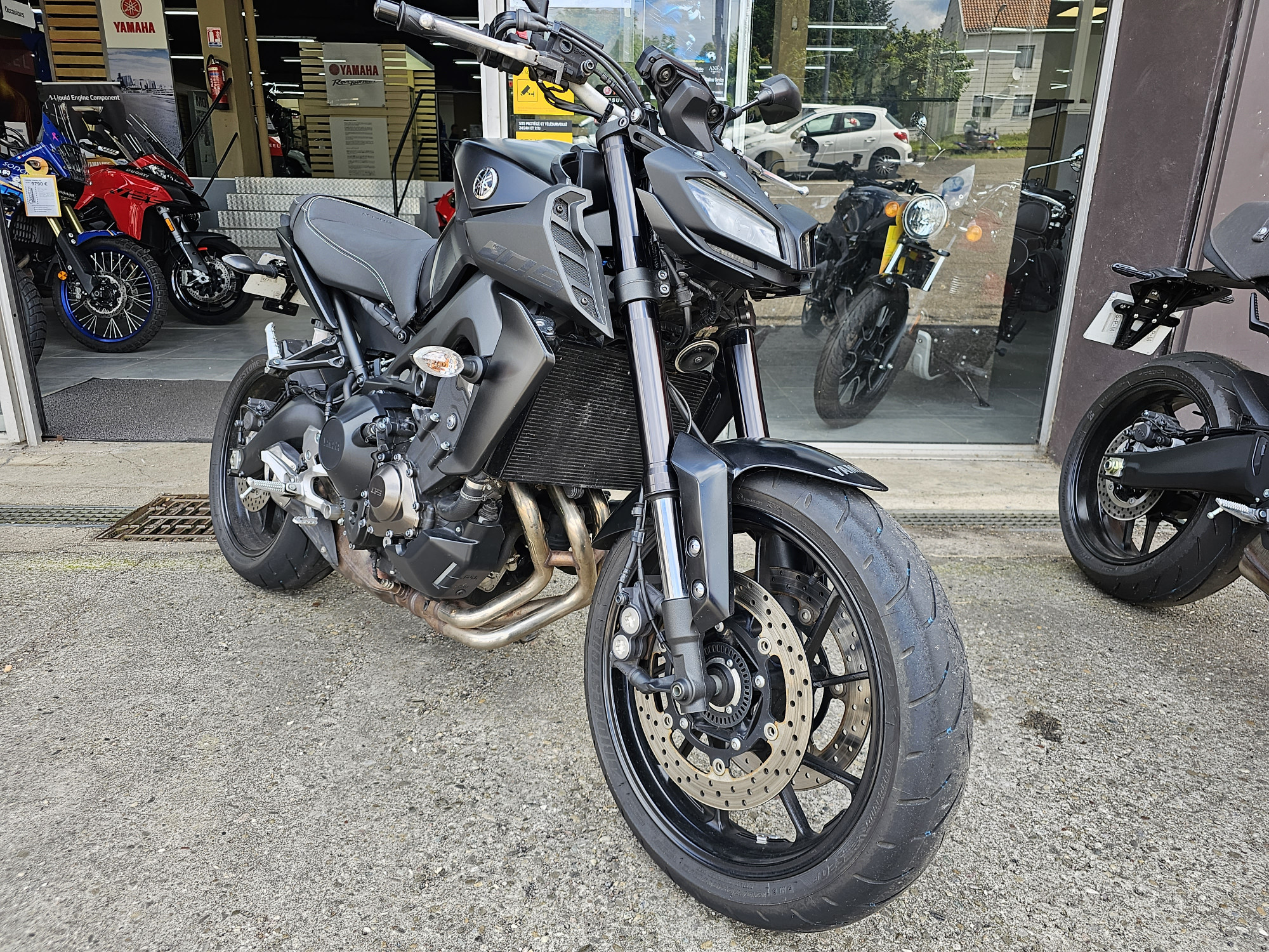 photo de YAMAHA MT-09 850 occasion de couleur  en vente à Cocheren n°2