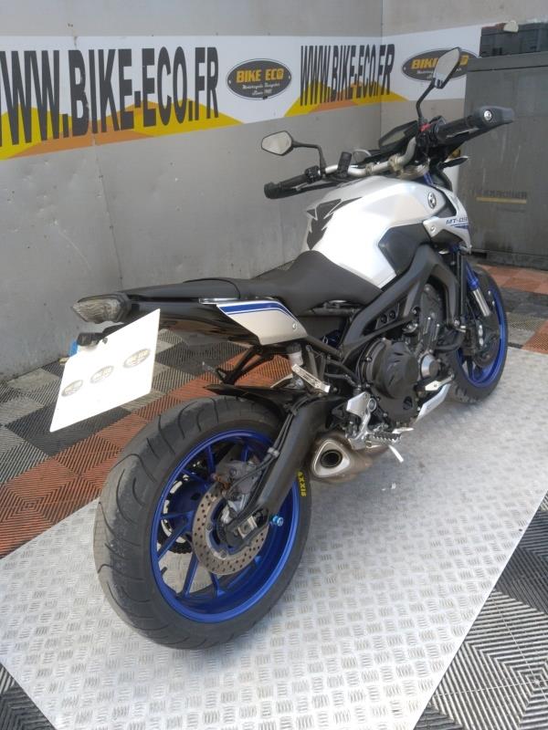 photo de YAMAHA MT-09 STREET R. 850 occasion de couleur  en vente à Vitrolles n°2