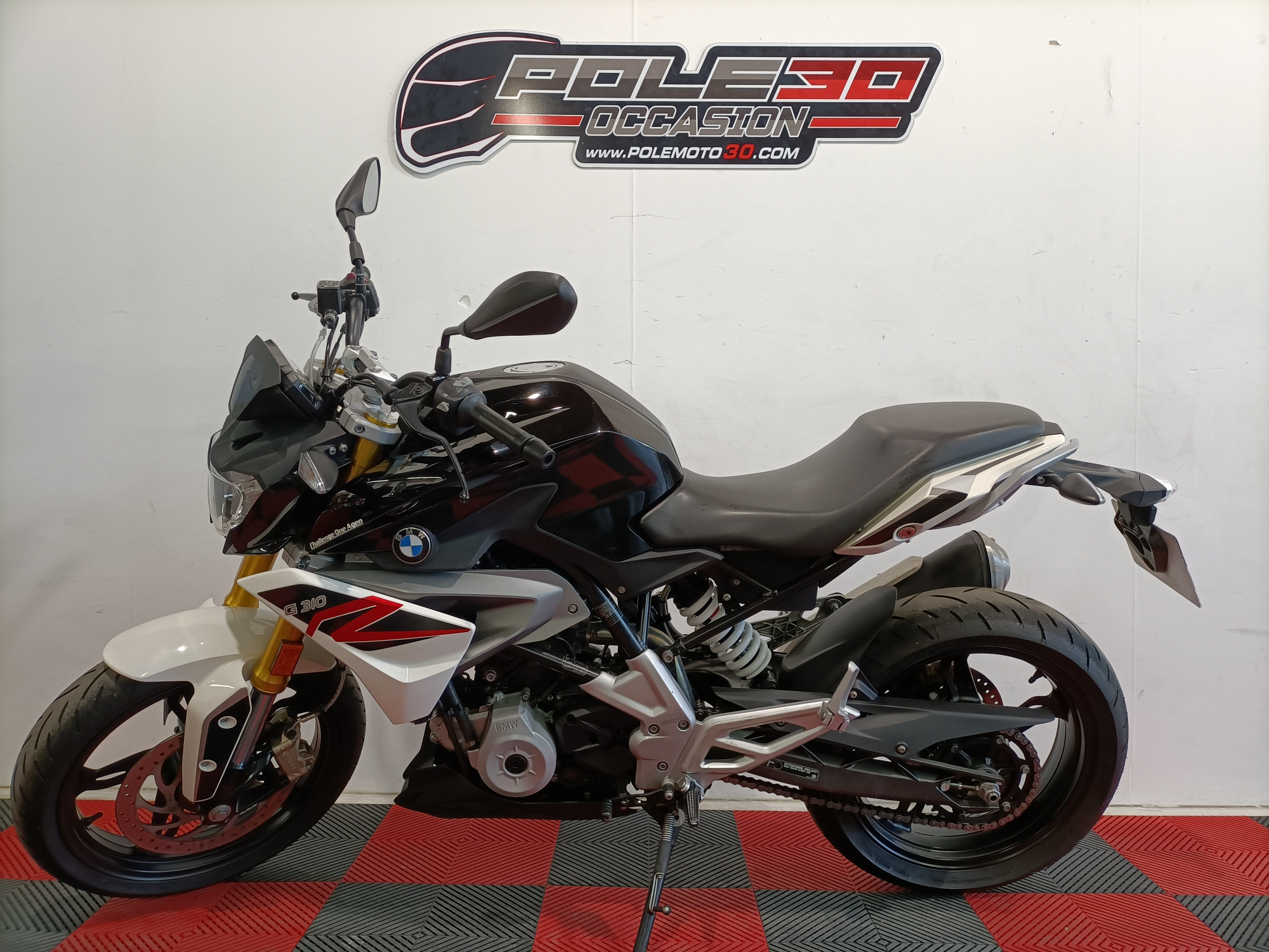 photo de BMW G 310 R 310 occasion de couleur  en vente à Nimes n°2