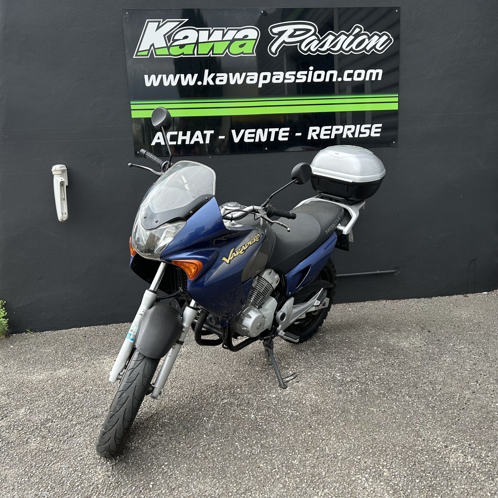 photo de HONDA VARADERO 125 125 occasion de couleur  en vente   Ales