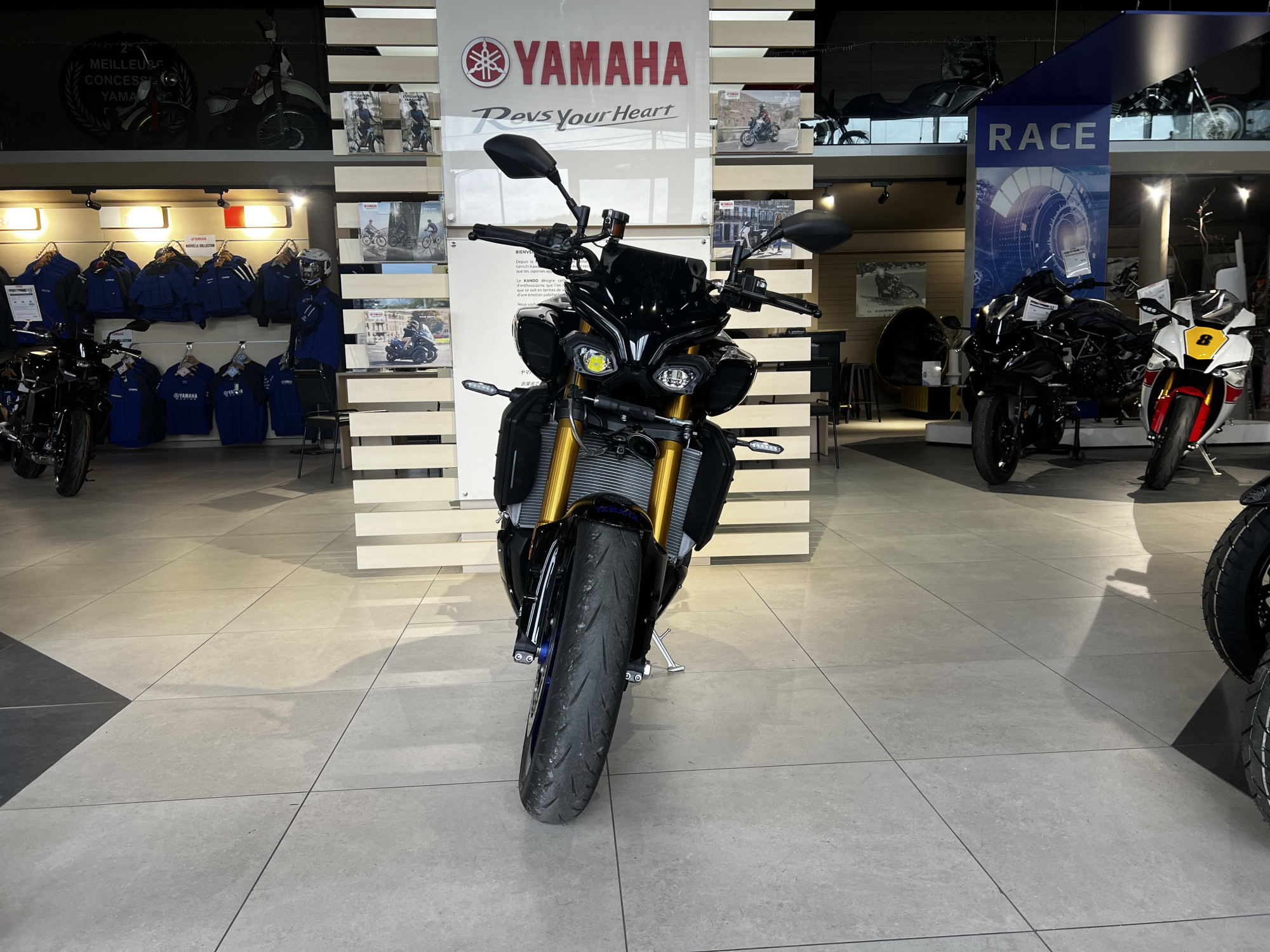 photo de YAMAHA YAMAHA MT-10 SP DE DIRECTION FAI 1000 occasion de couleur  en vente à Roquebrune Sur Argens n°3