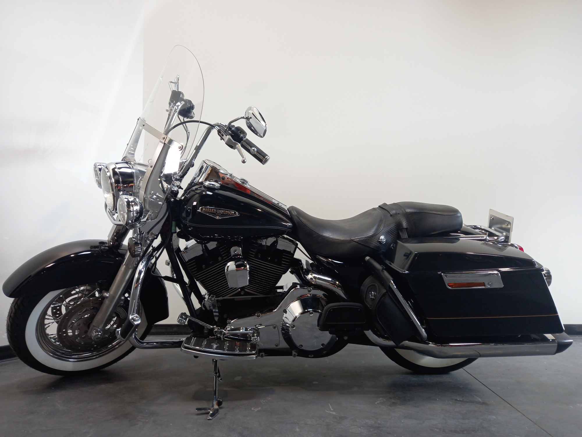 photo de HARLEY DAVIDSON TOURING ROAD KING 1450 CLASSIC 1450 occasion de couleur  en vente à Boe n°1