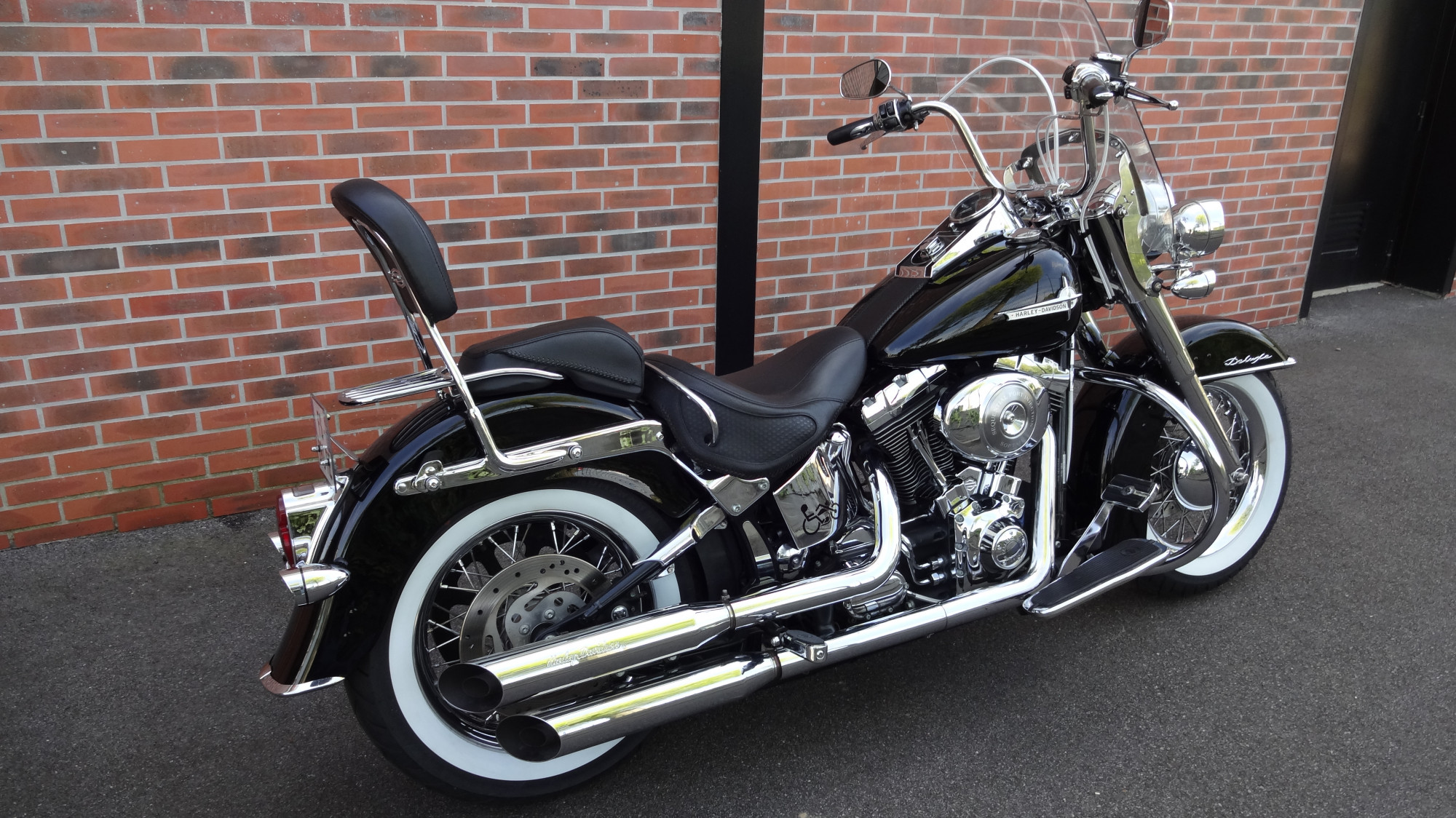 photo de HARLEY DAVIDSON SOFTAIL DELUXE 1450 1450 occasion de couleur  en vente à St Jean Du Cardonnay n°3