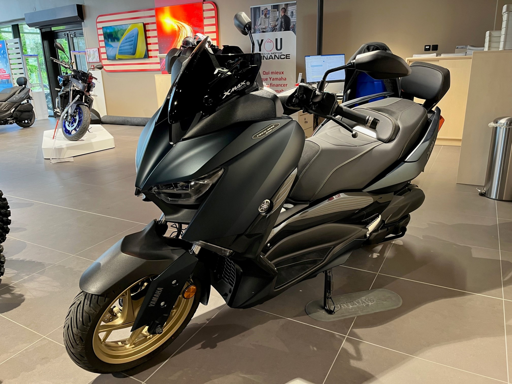 photo de YAMAHA XMAX 125 TECH MAX 125 occasion de couleur  en vente à Besancon n°2