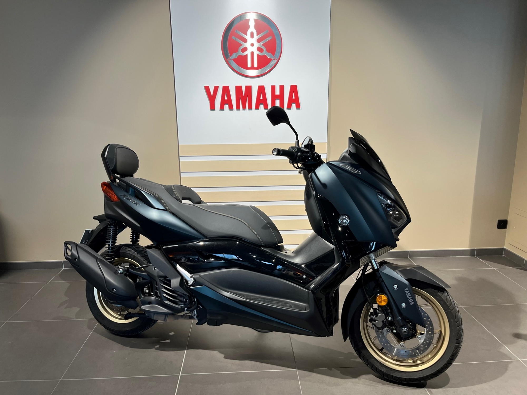 photo de YAMAHA XMAX 125 TECH MAX 125 occasion de couleur  en vente   Besancon