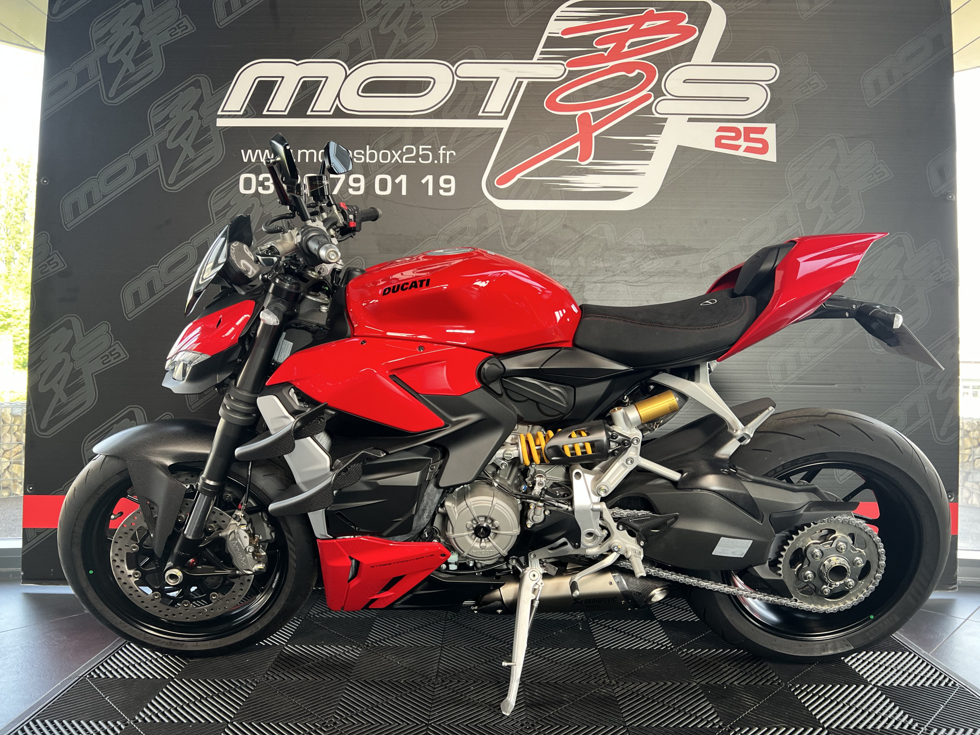 photo de DUCATI STREETFIGHTER V2 955 occasion de couleur  en vente à Franois n°2