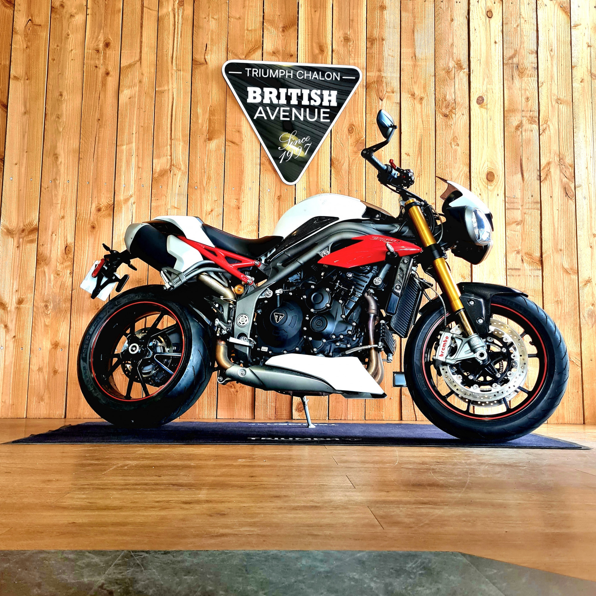 photo de TRIUMPH SPEED TRIPLE 1050 R 1050 occasion de couleur  en vente à Sevrey n°2